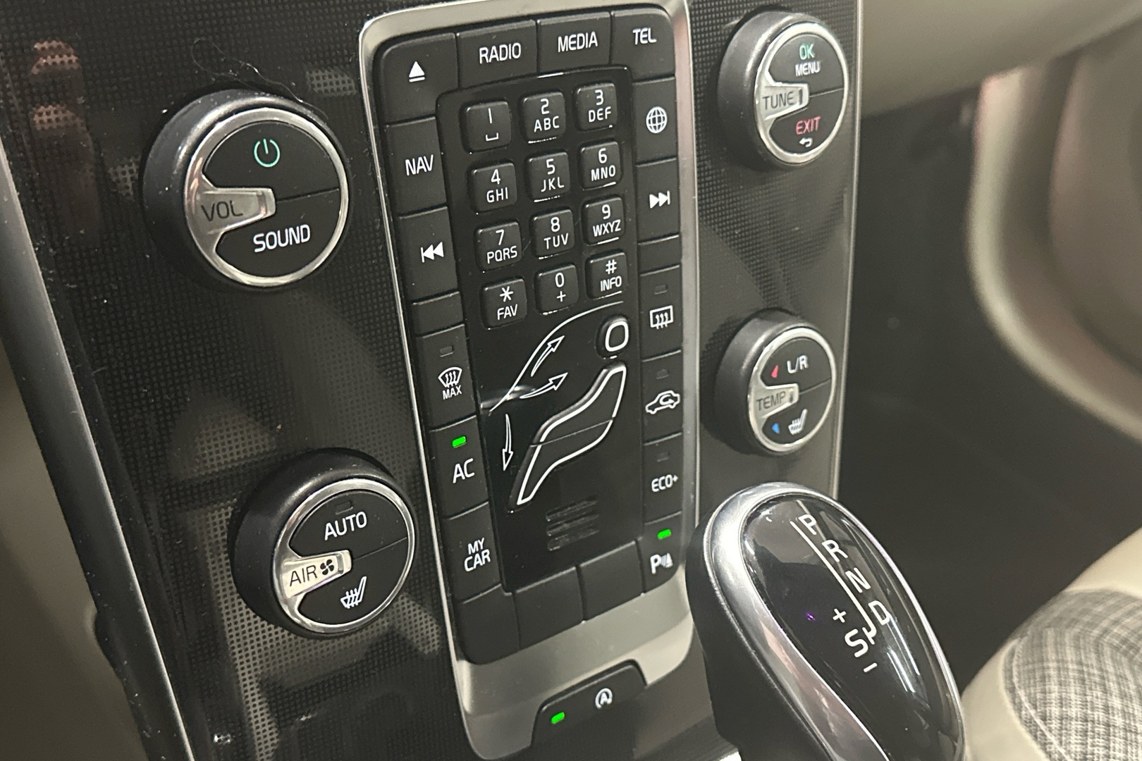 VOLVO V40 Cross Country 2018