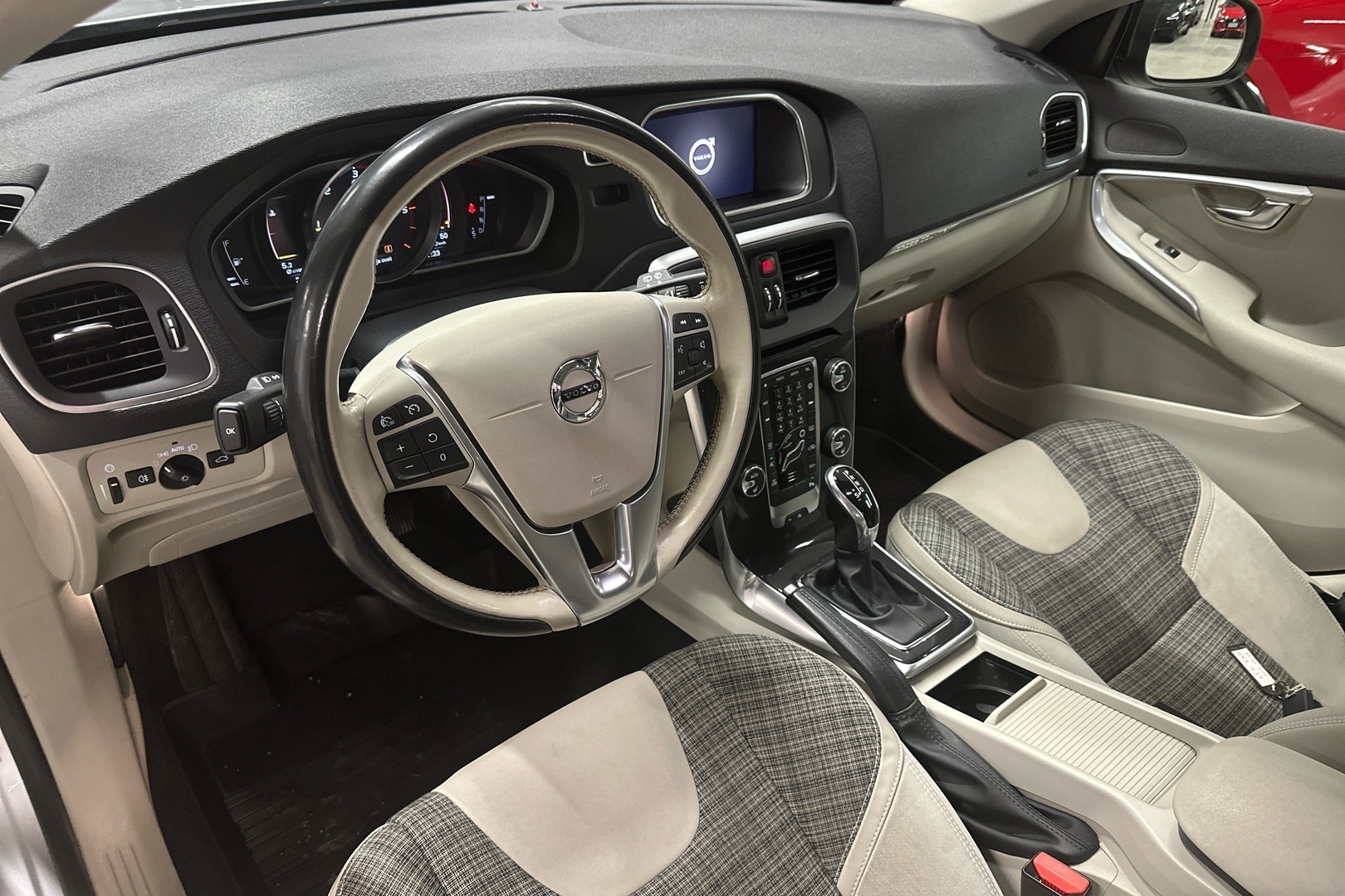 VOLVO V40 Cross Country 2018