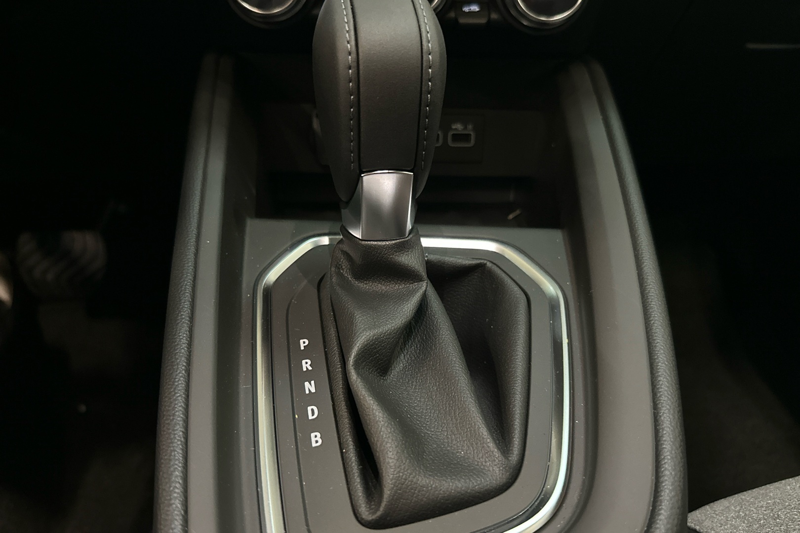 MITSUBISHI COLT 2025