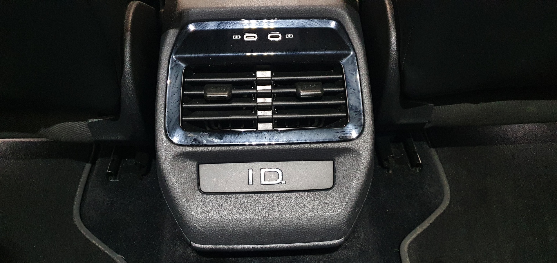 VOLKSWAGEN ID.4 2024