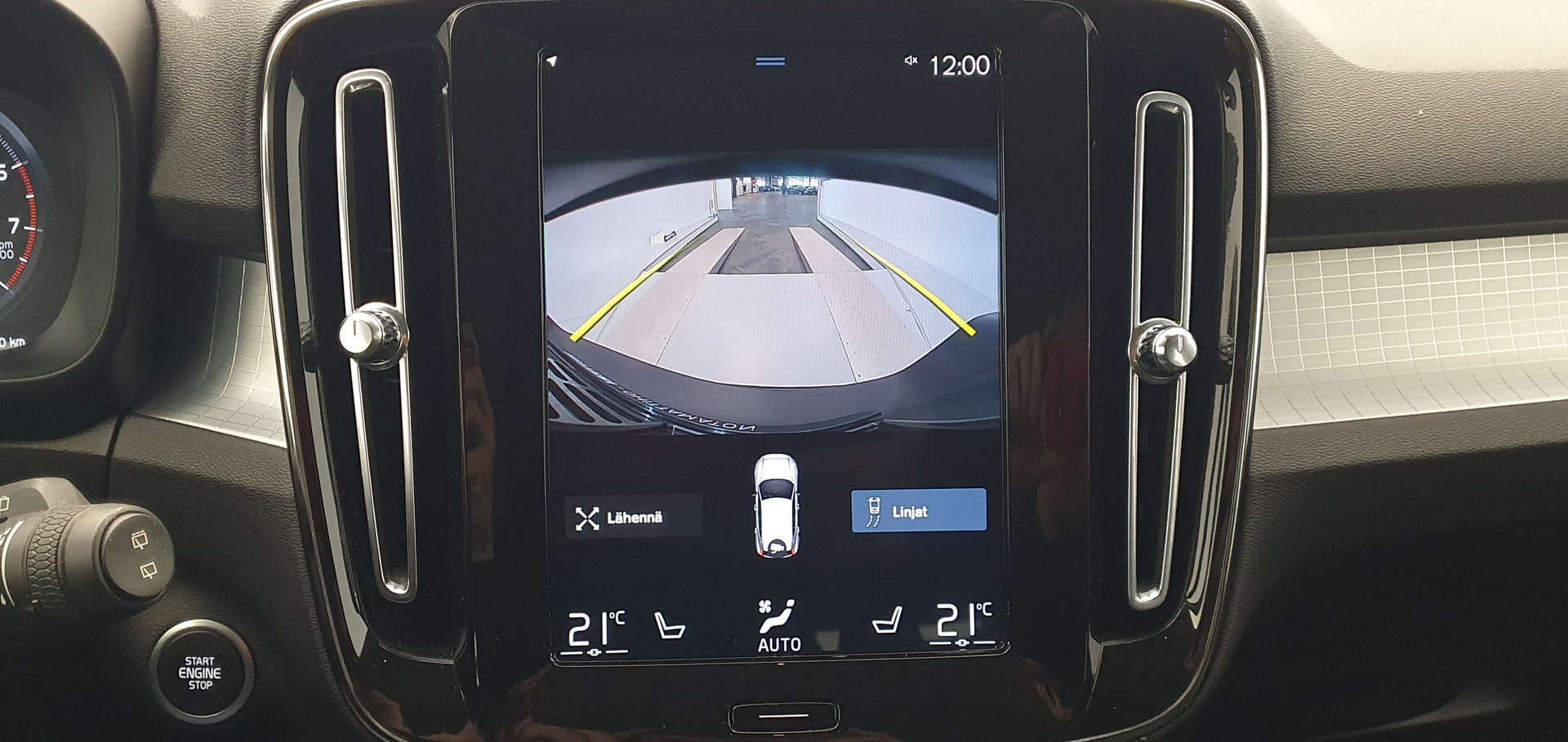 VOLVO XC40 2019