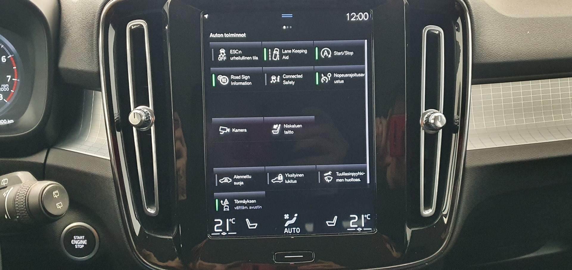 VOLVO XC40 2019