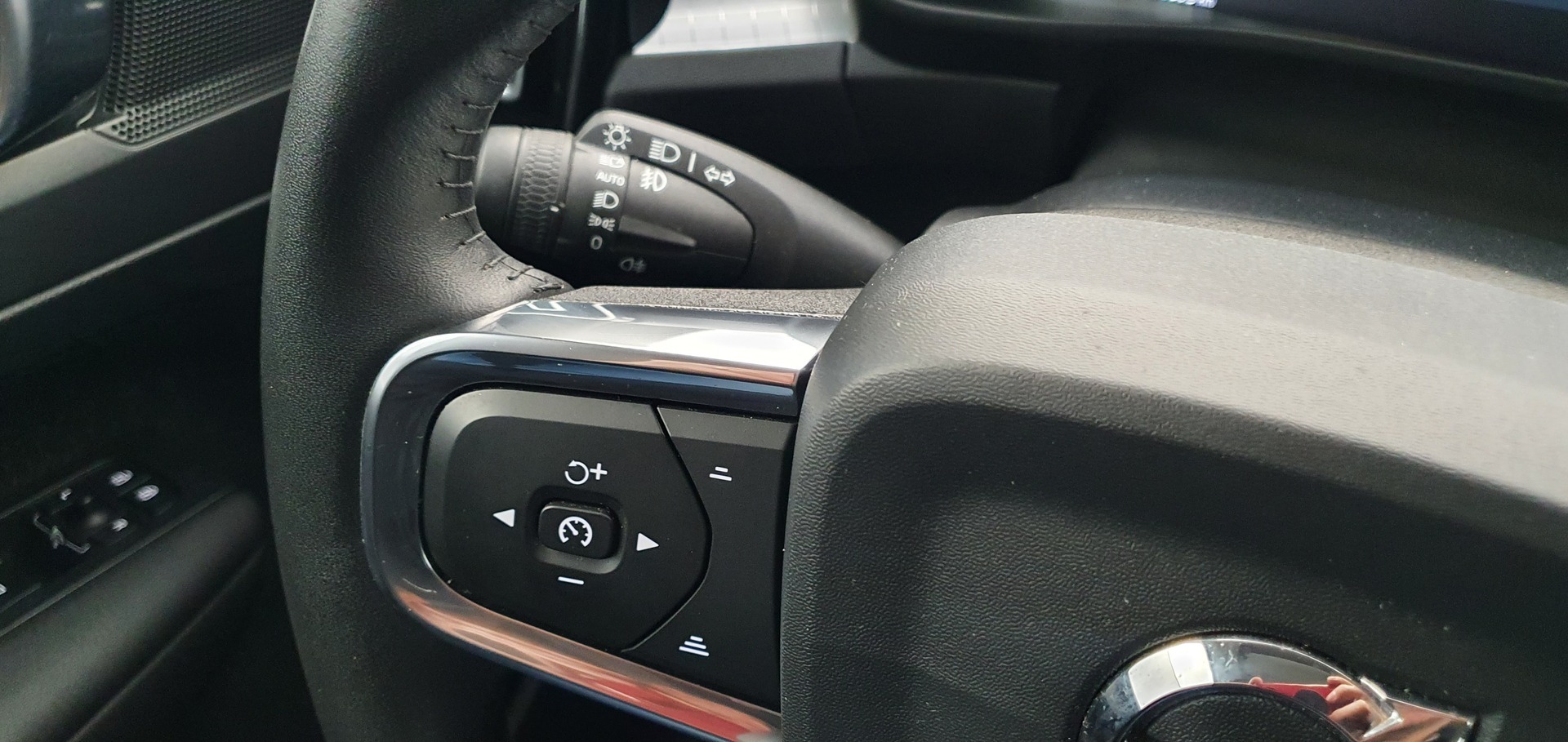 VOLVO XC40 2019