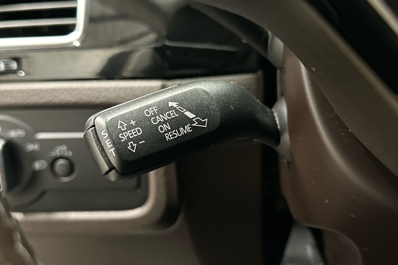 VOLKSWAGEN Touareg 2016