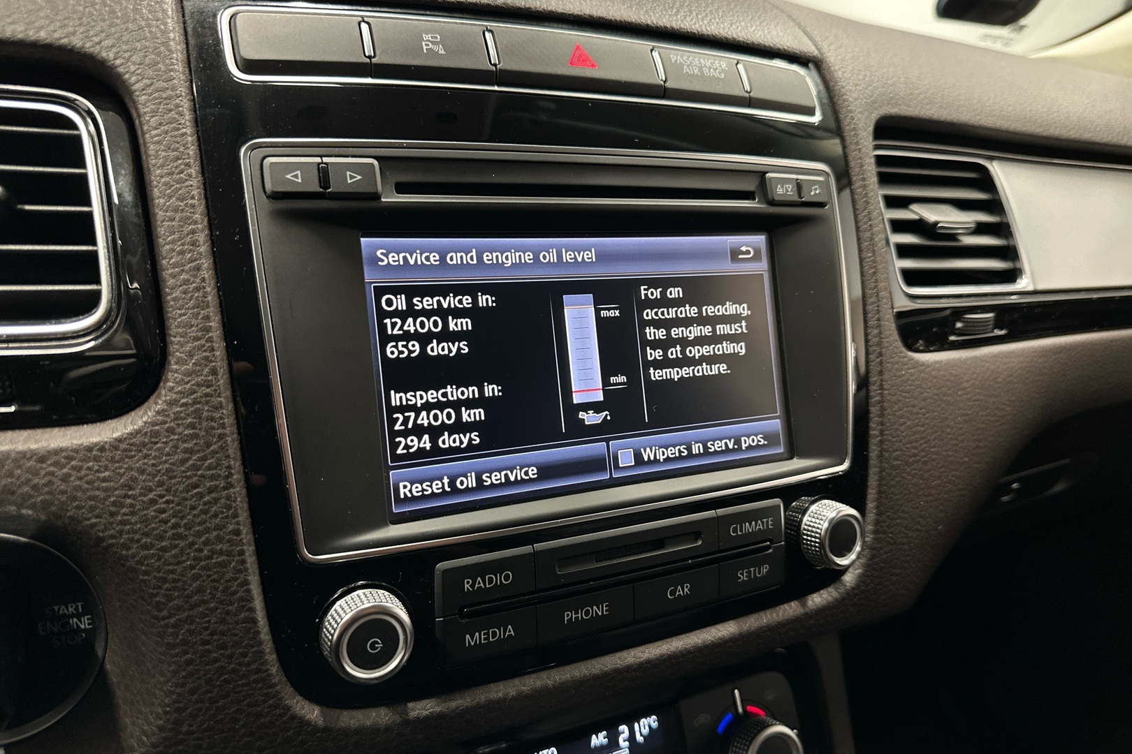 VOLKSWAGEN Touareg 2016