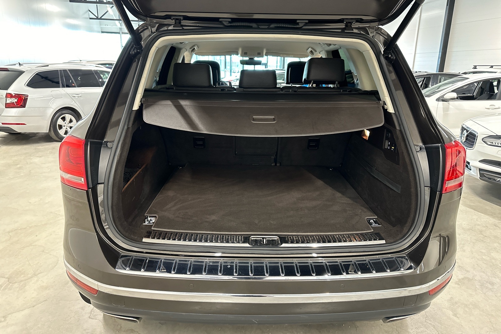 VOLKSWAGEN Touareg 2016