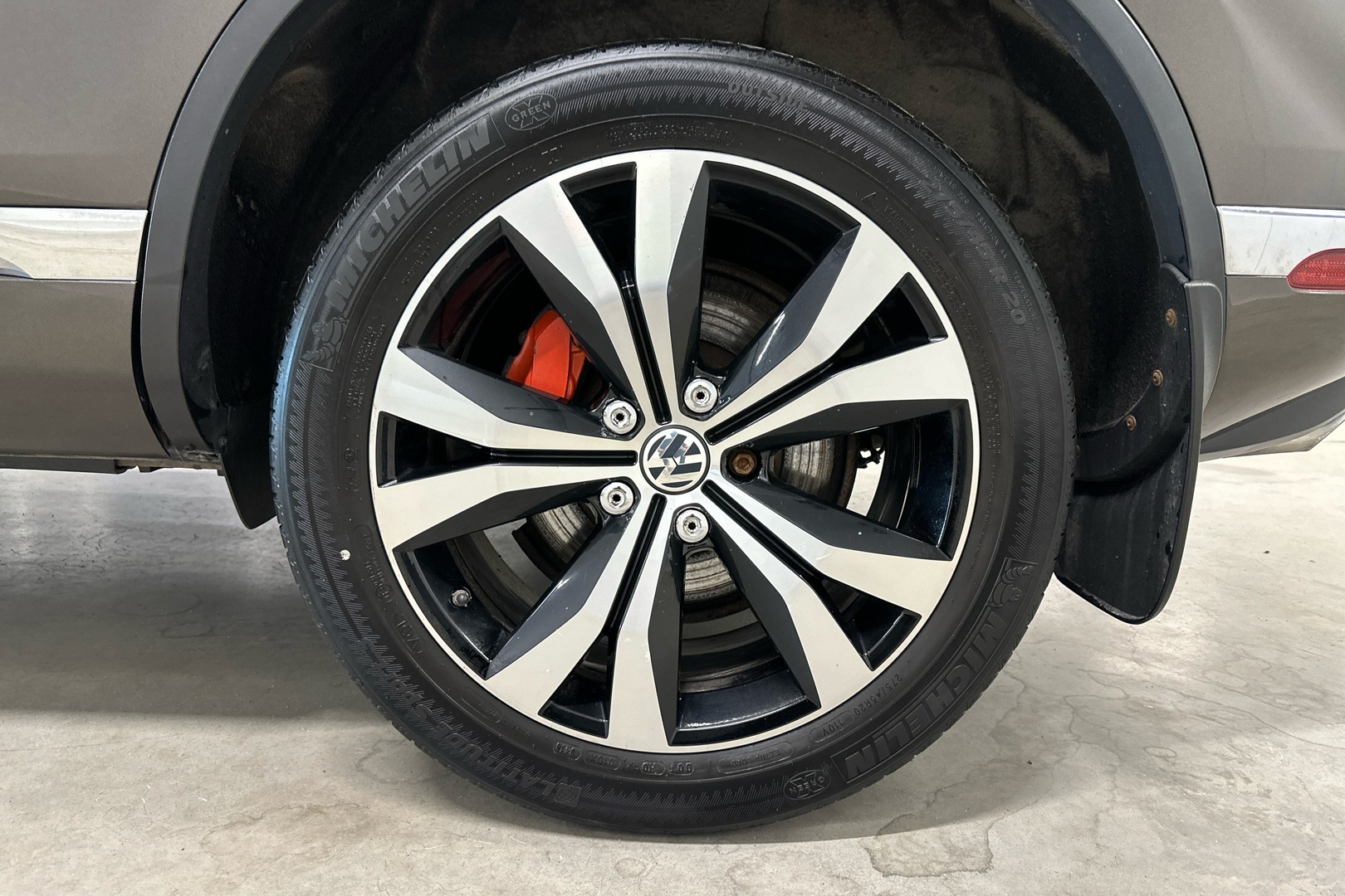 VOLKSWAGEN Touareg 2016