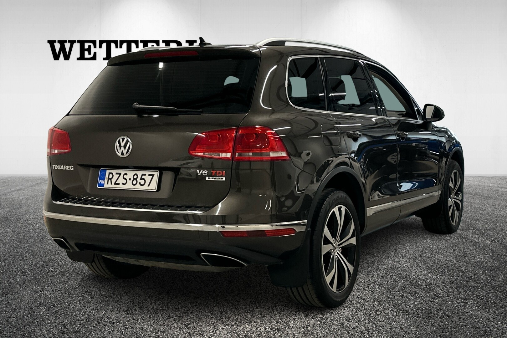 VOLKSWAGEN Touareg 2016