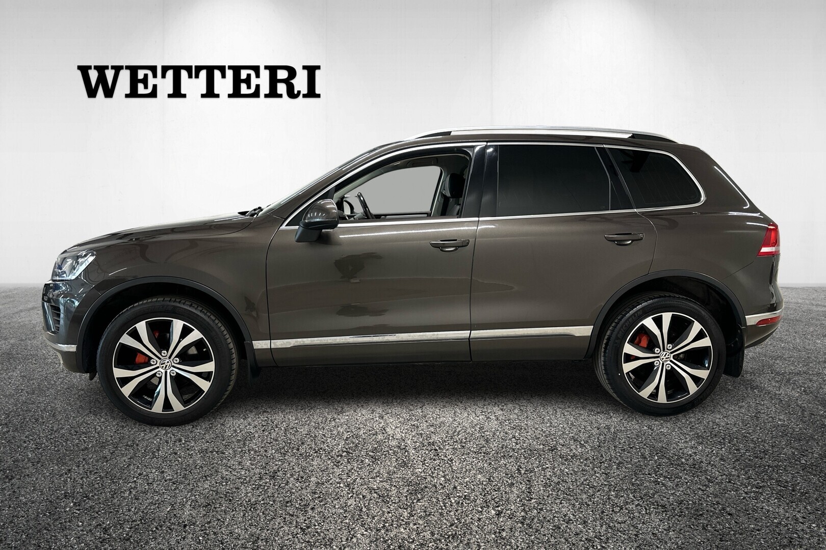 VOLKSWAGEN Touareg 2016