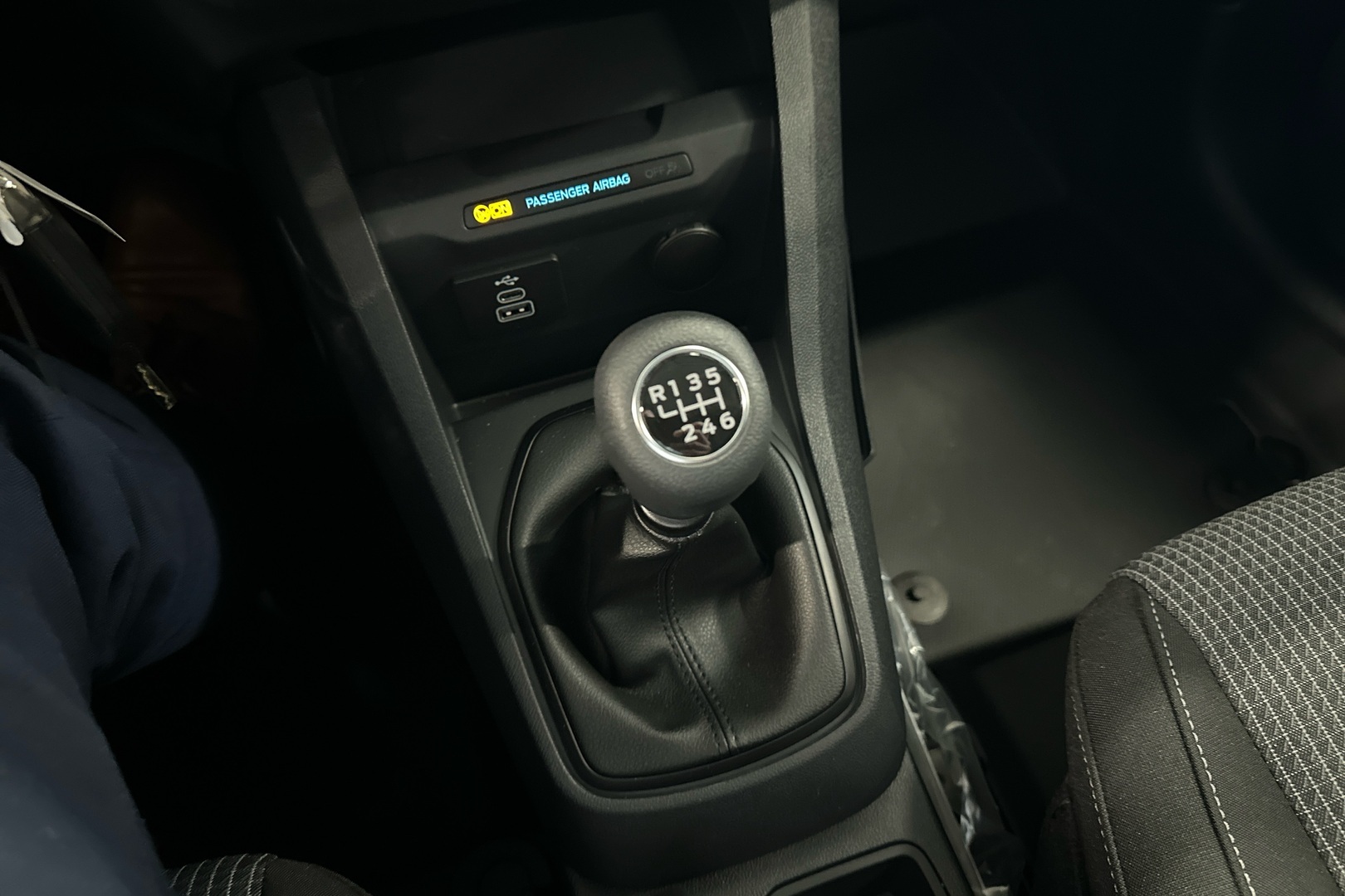 FORD TRANSIT COURIER 2025