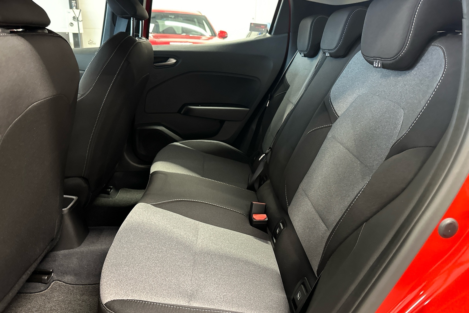 MITSUBISHI Colt 2025