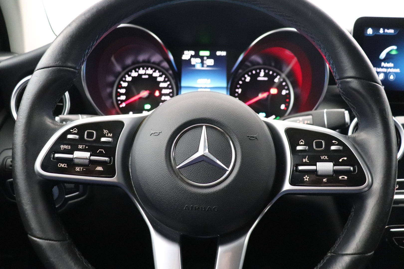 MERCEDES-BENZ GLC 2021