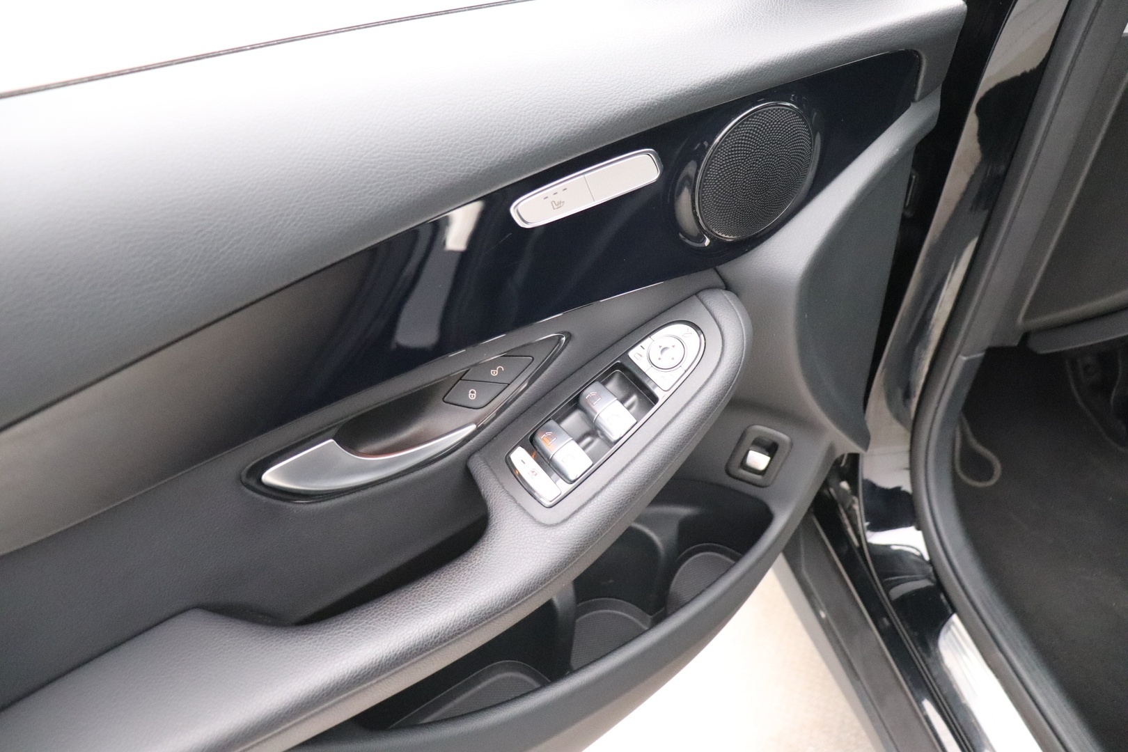 MERCEDES-BENZ GLC 2021