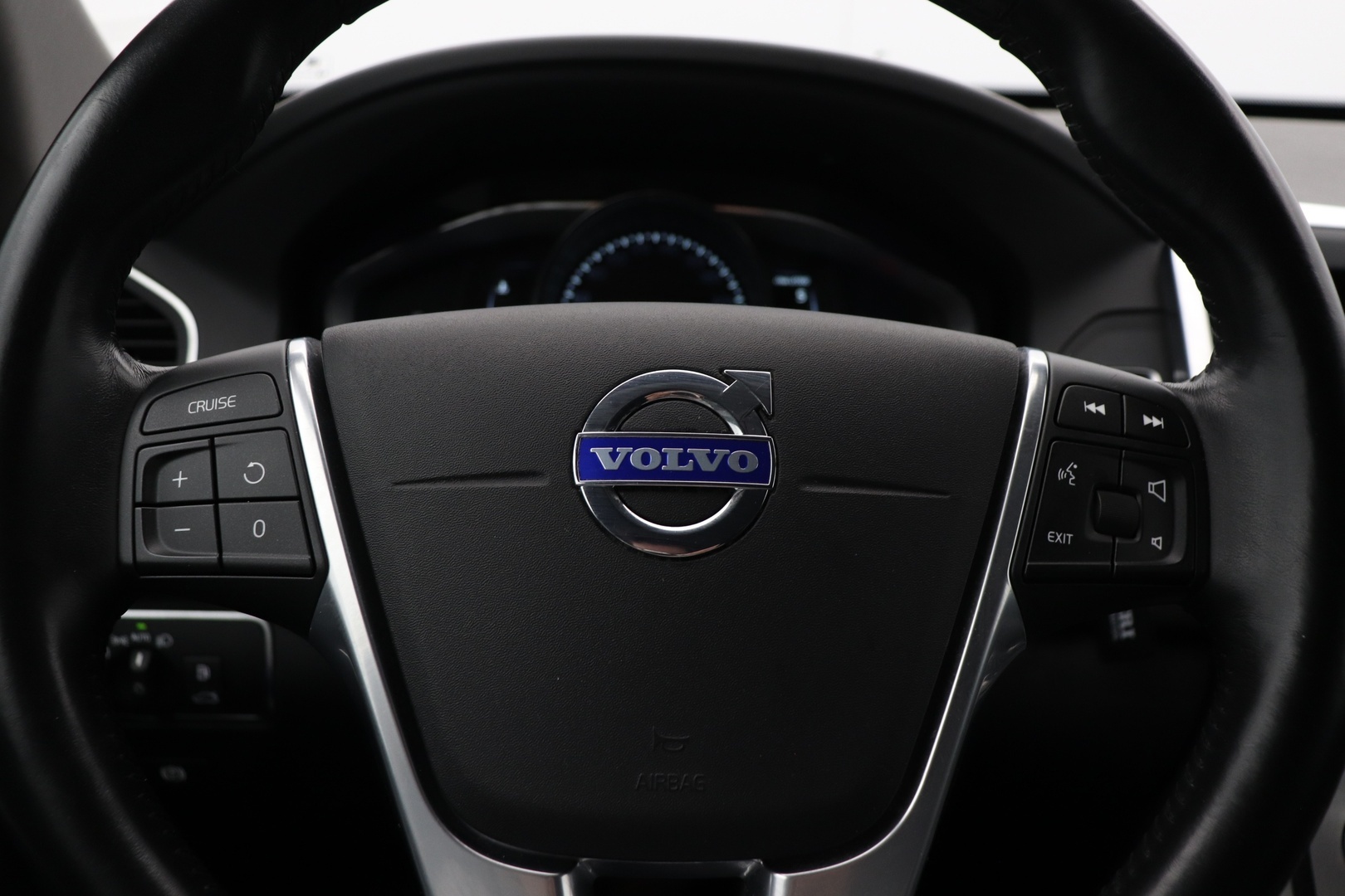 VOLVO XC60 2015