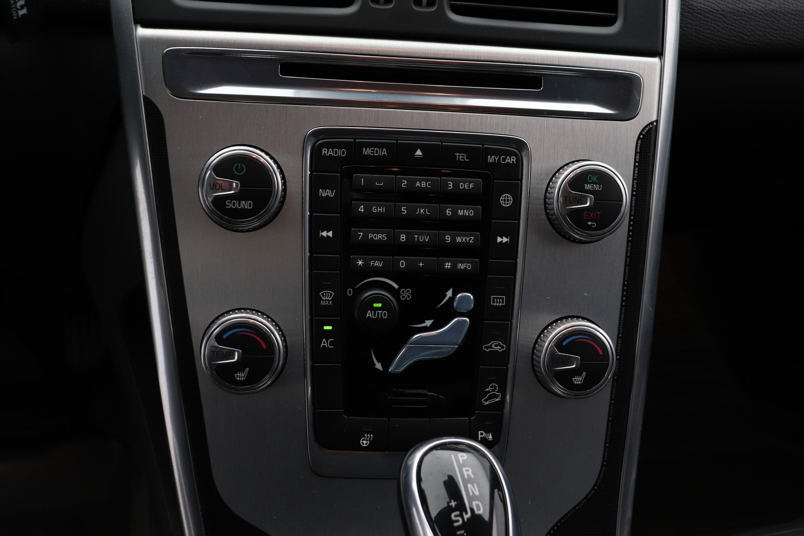 VOLVO XC60 2015