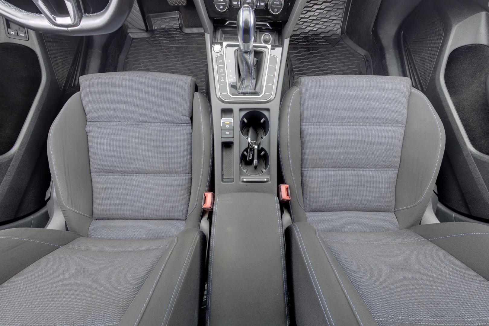 VOLKSWAGEN Passat 11