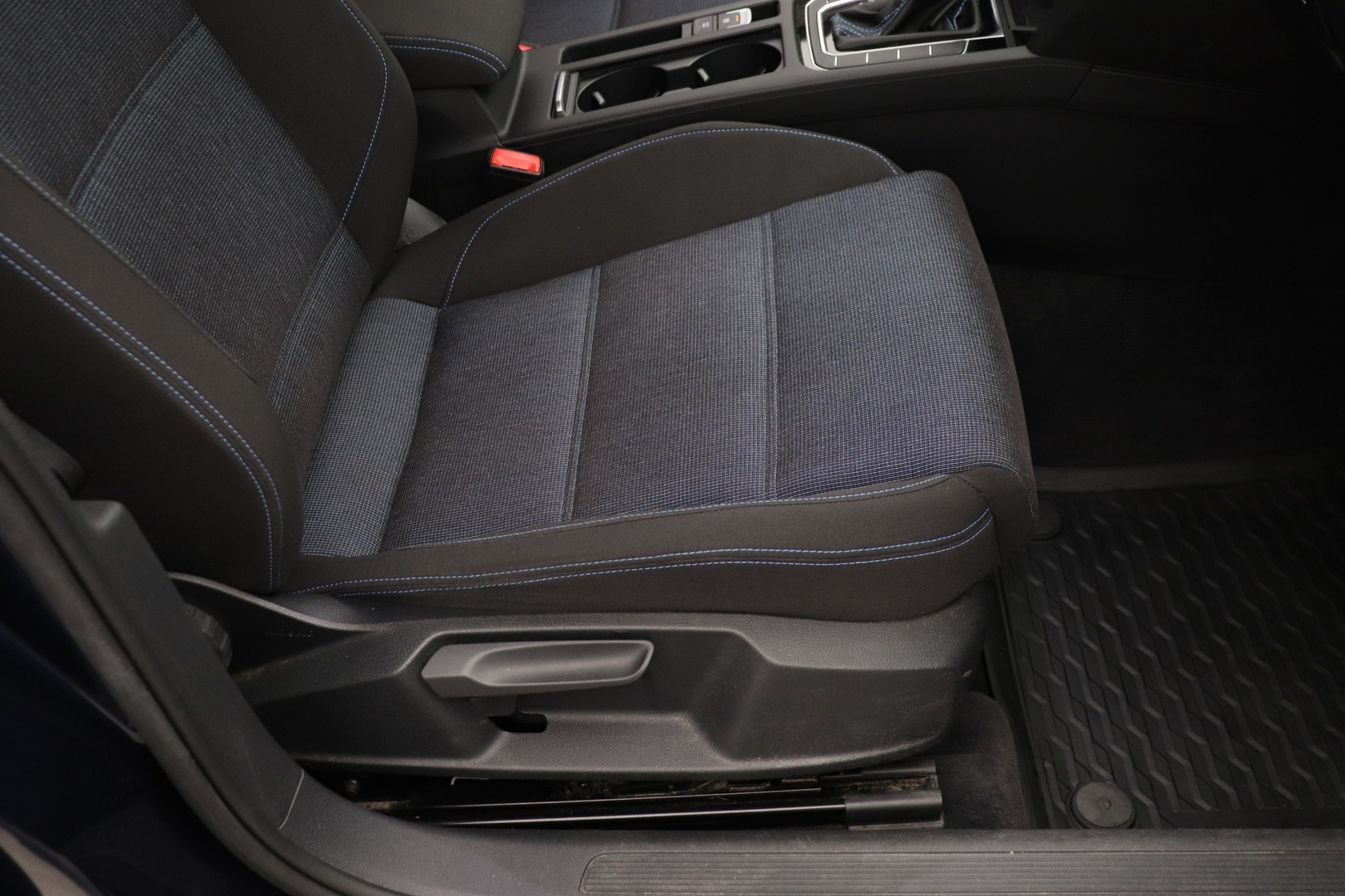VOLKSWAGEN Passat 38