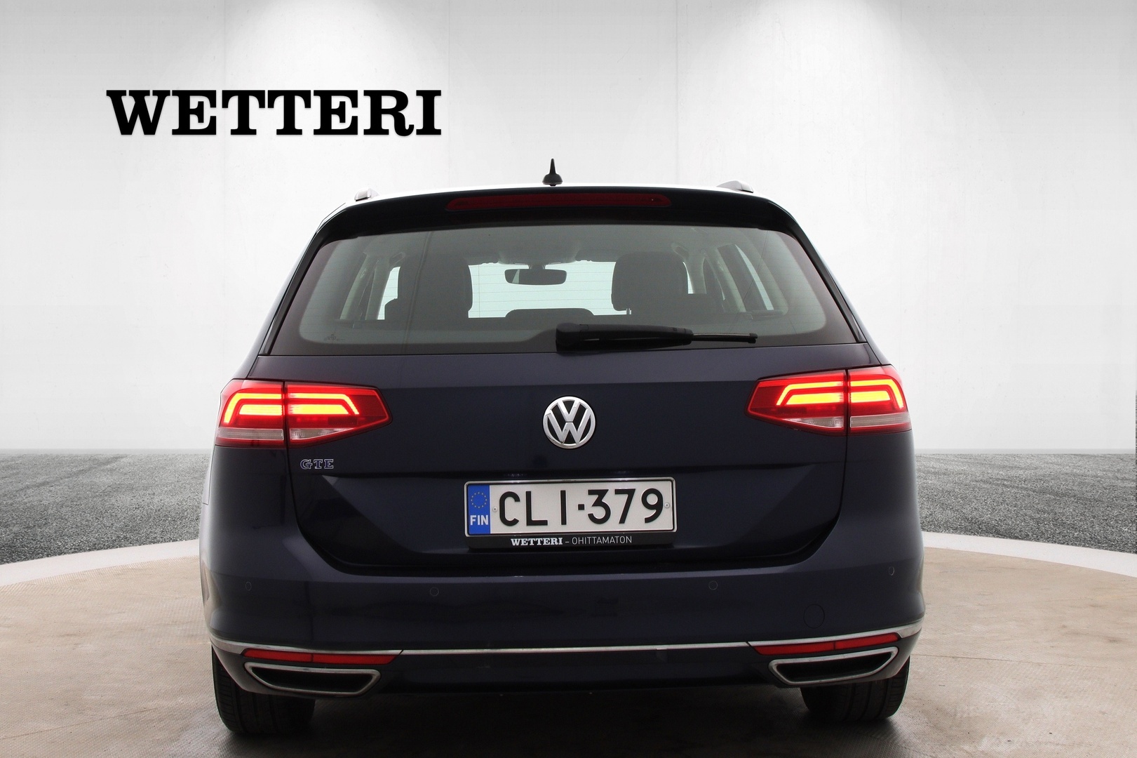 VOLKSWAGEN Passat 4
