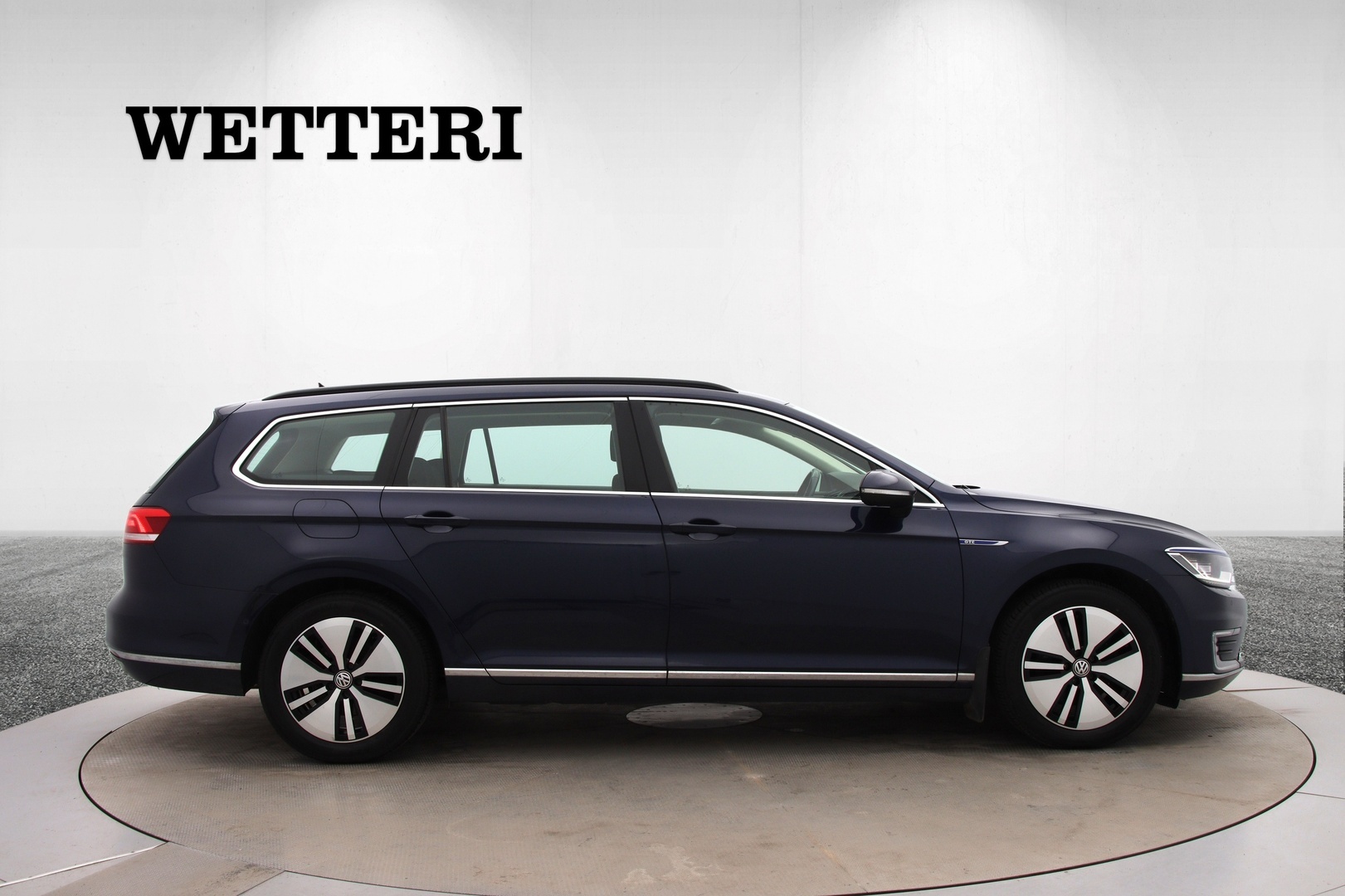 VOLKSWAGEN Passat 6