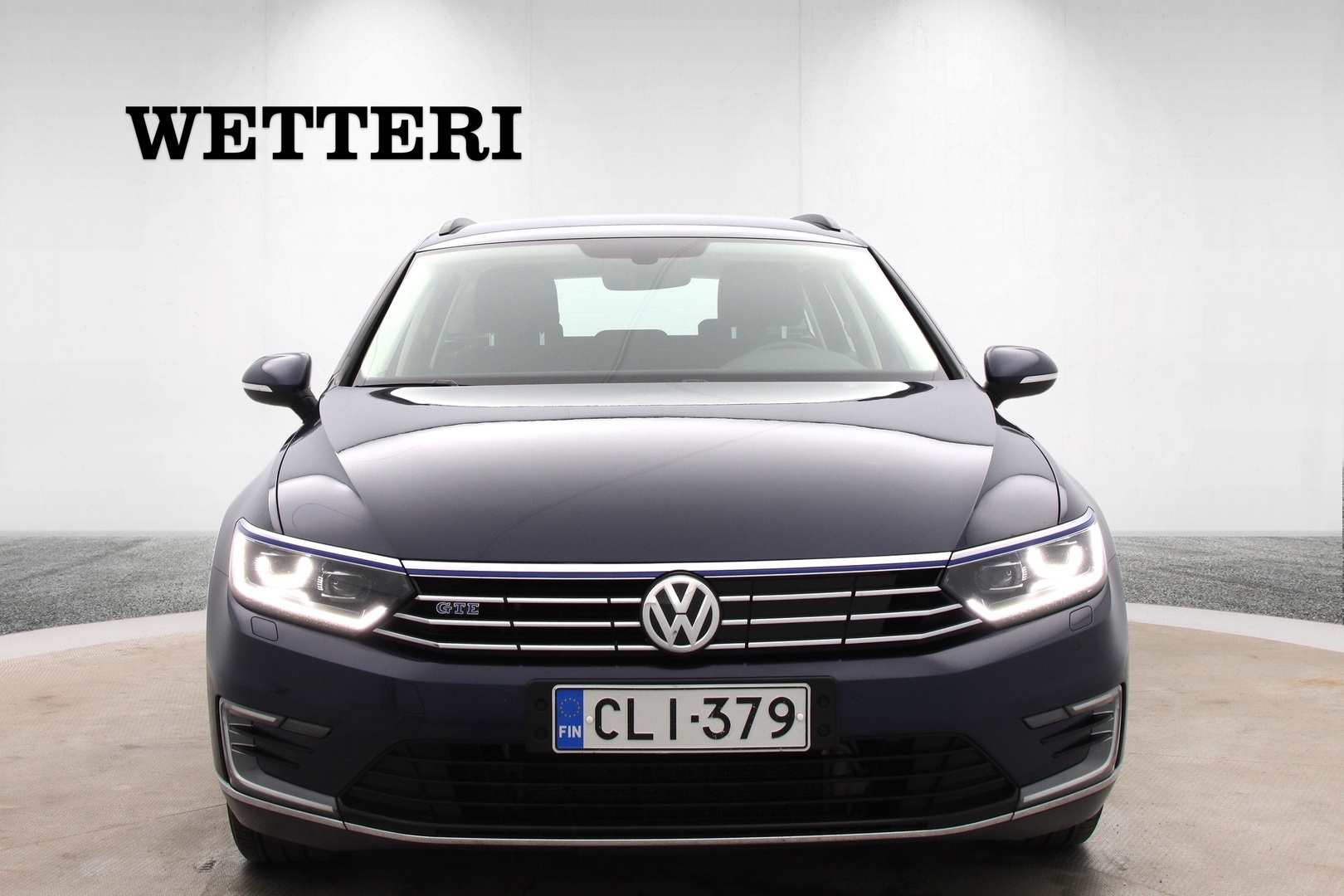 VOLKSWAGEN Passat 8