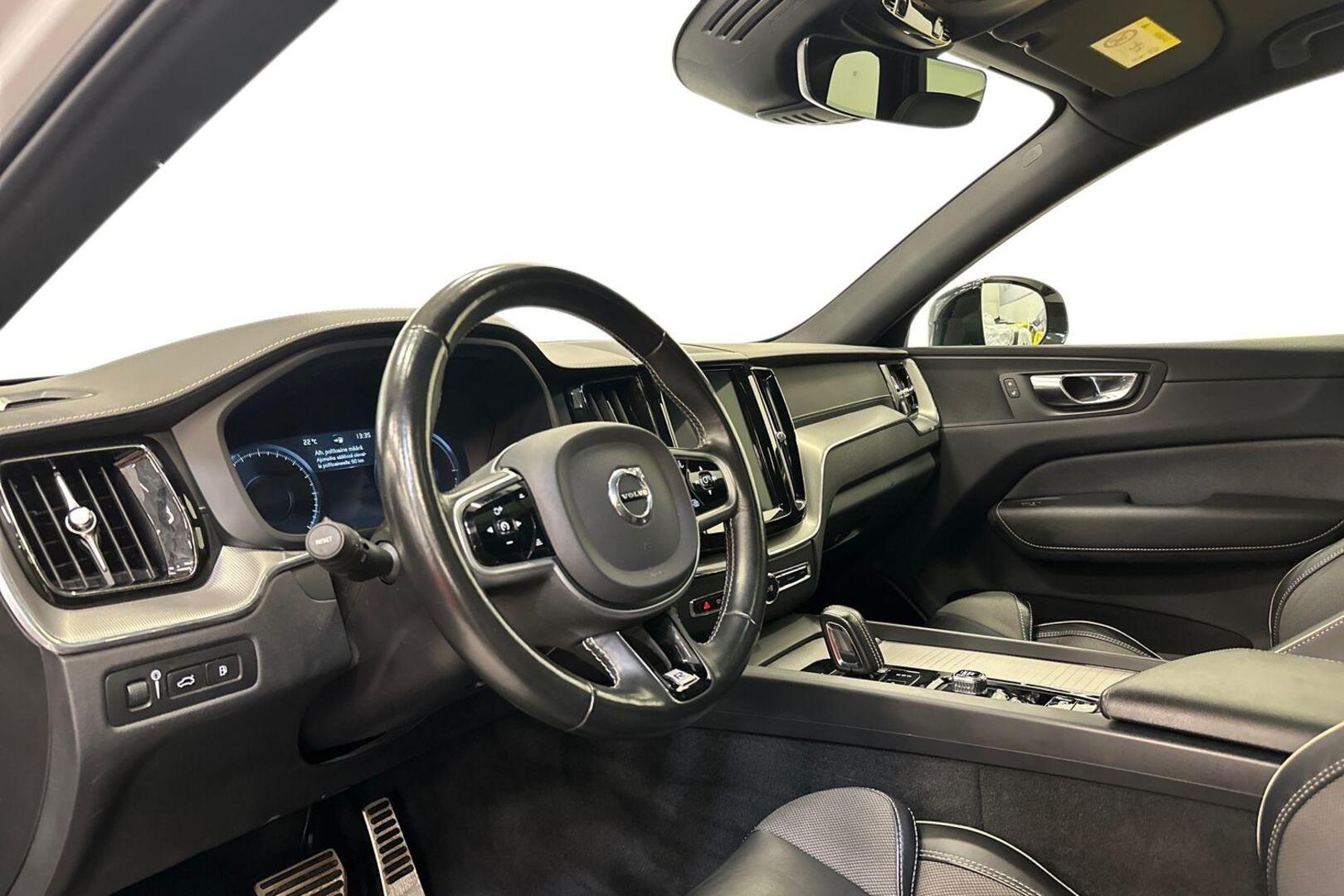 VOLVO XC60 8