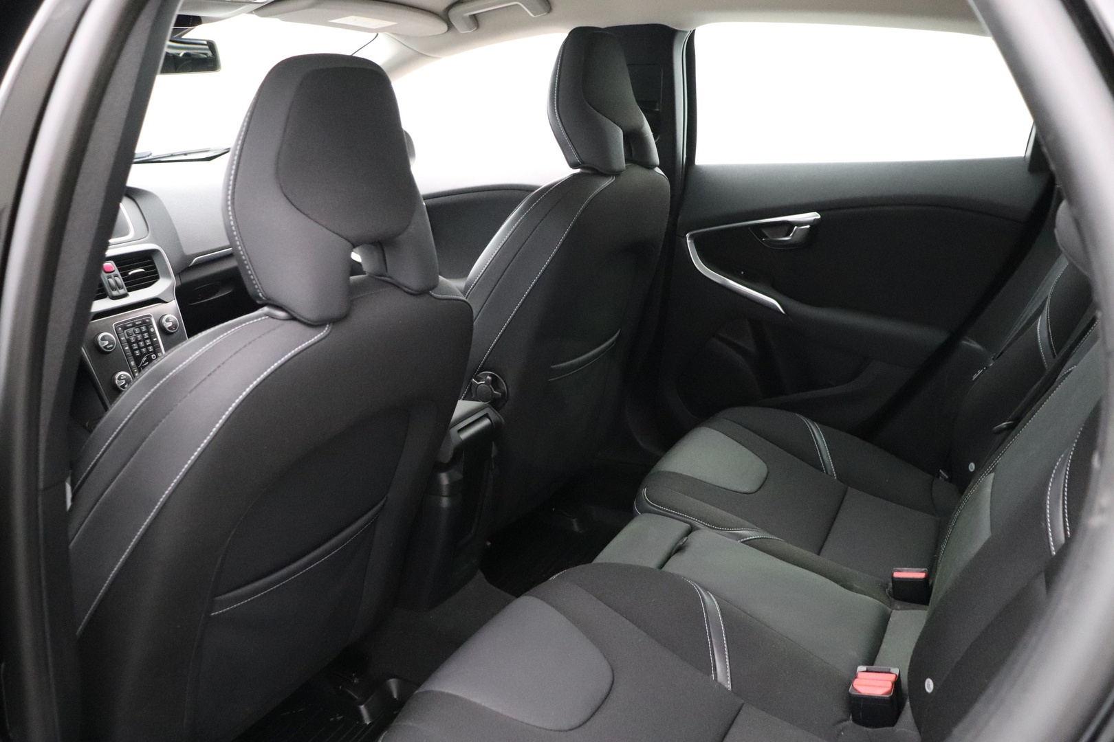 VOLVO V40 2015