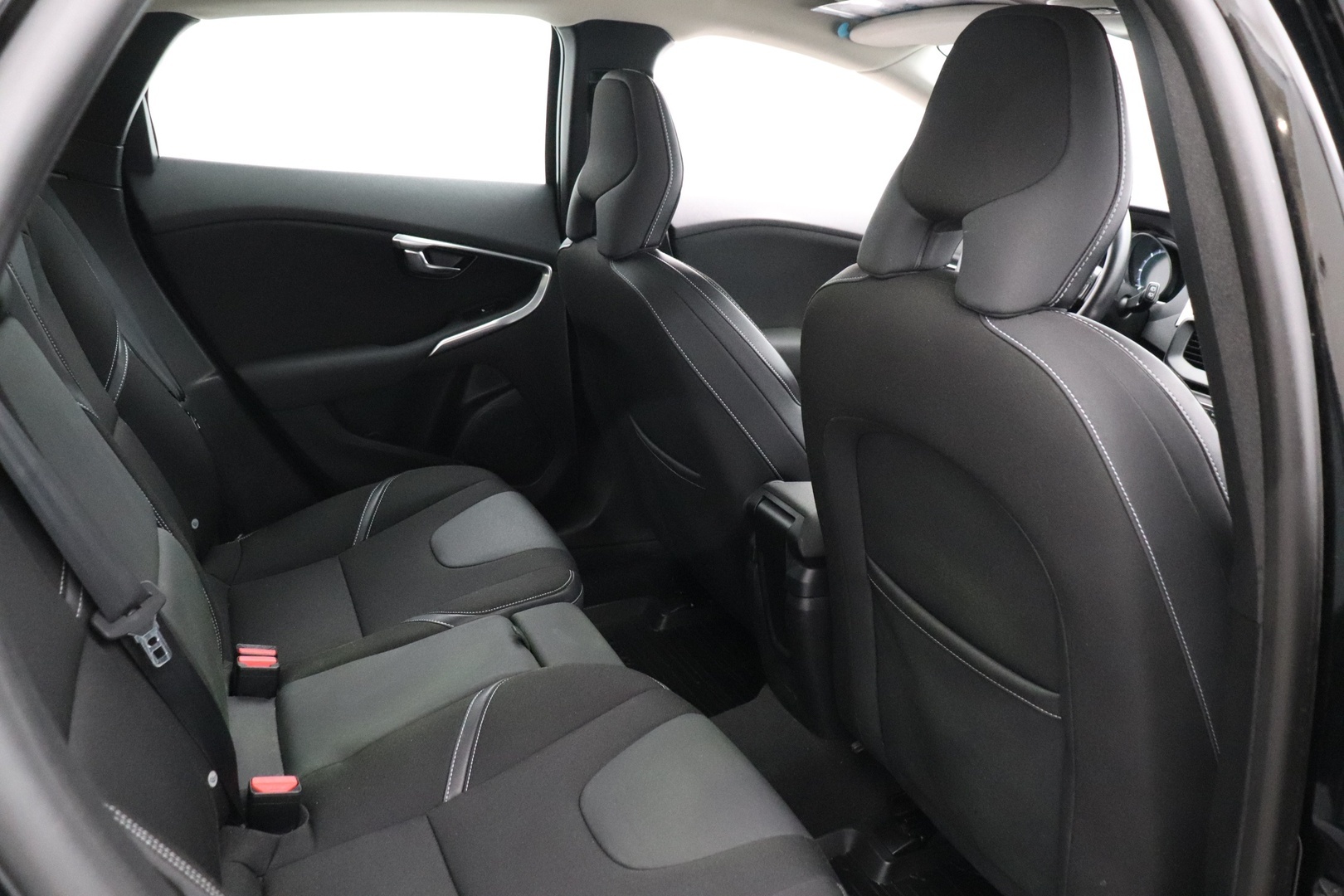 VOLVO V40 2015