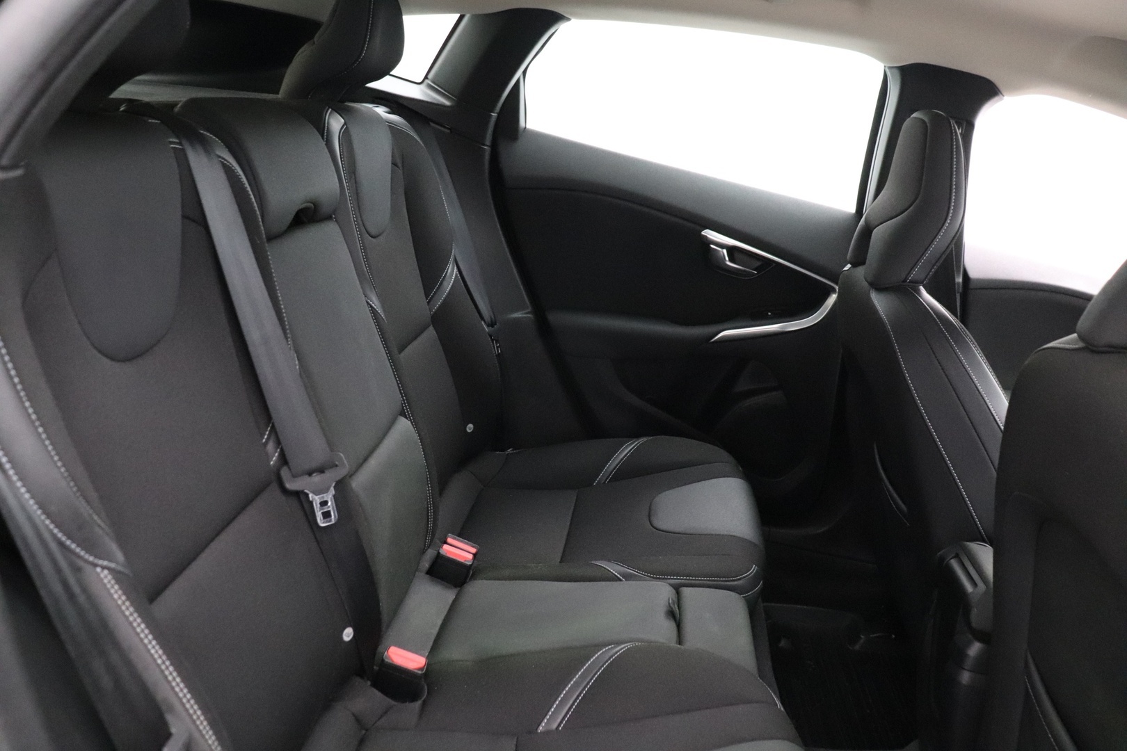 VOLVO V40 2015
