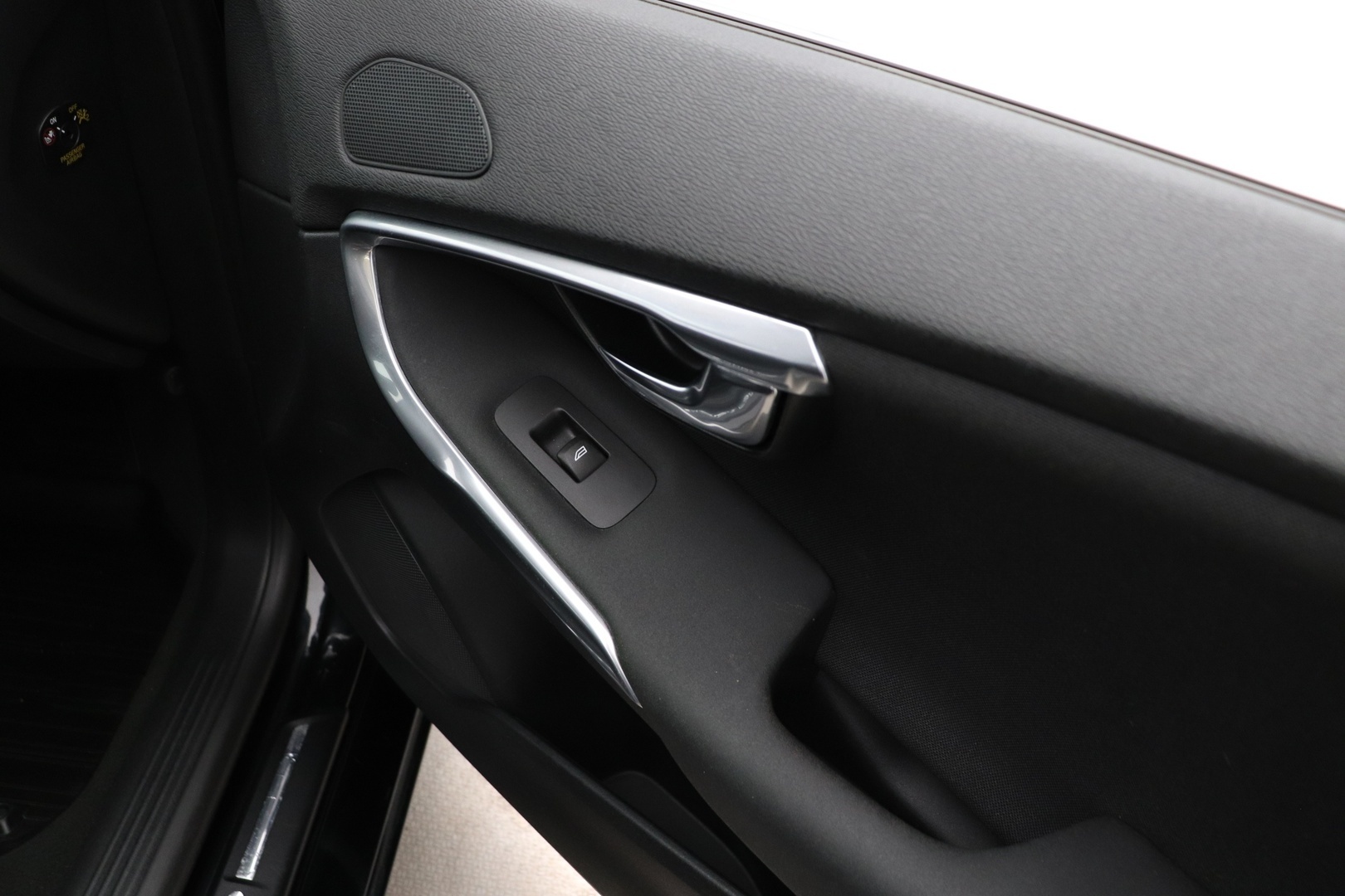 VOLVO V40 2015