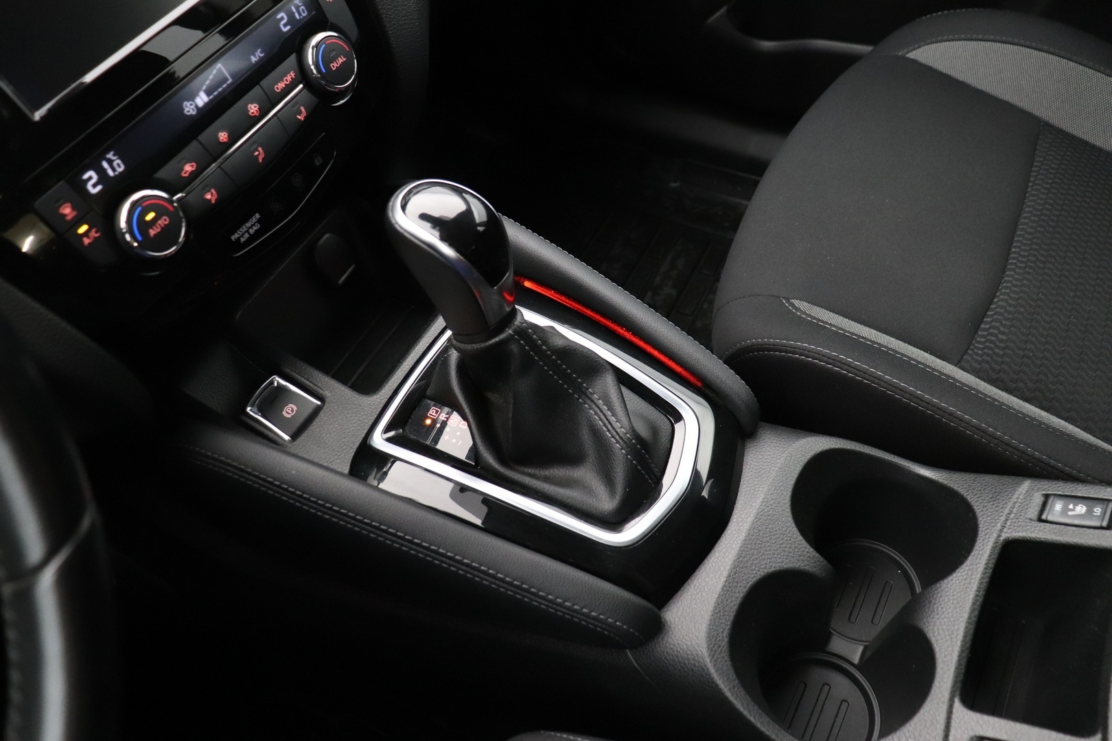 NISSAN Qashqai 2019