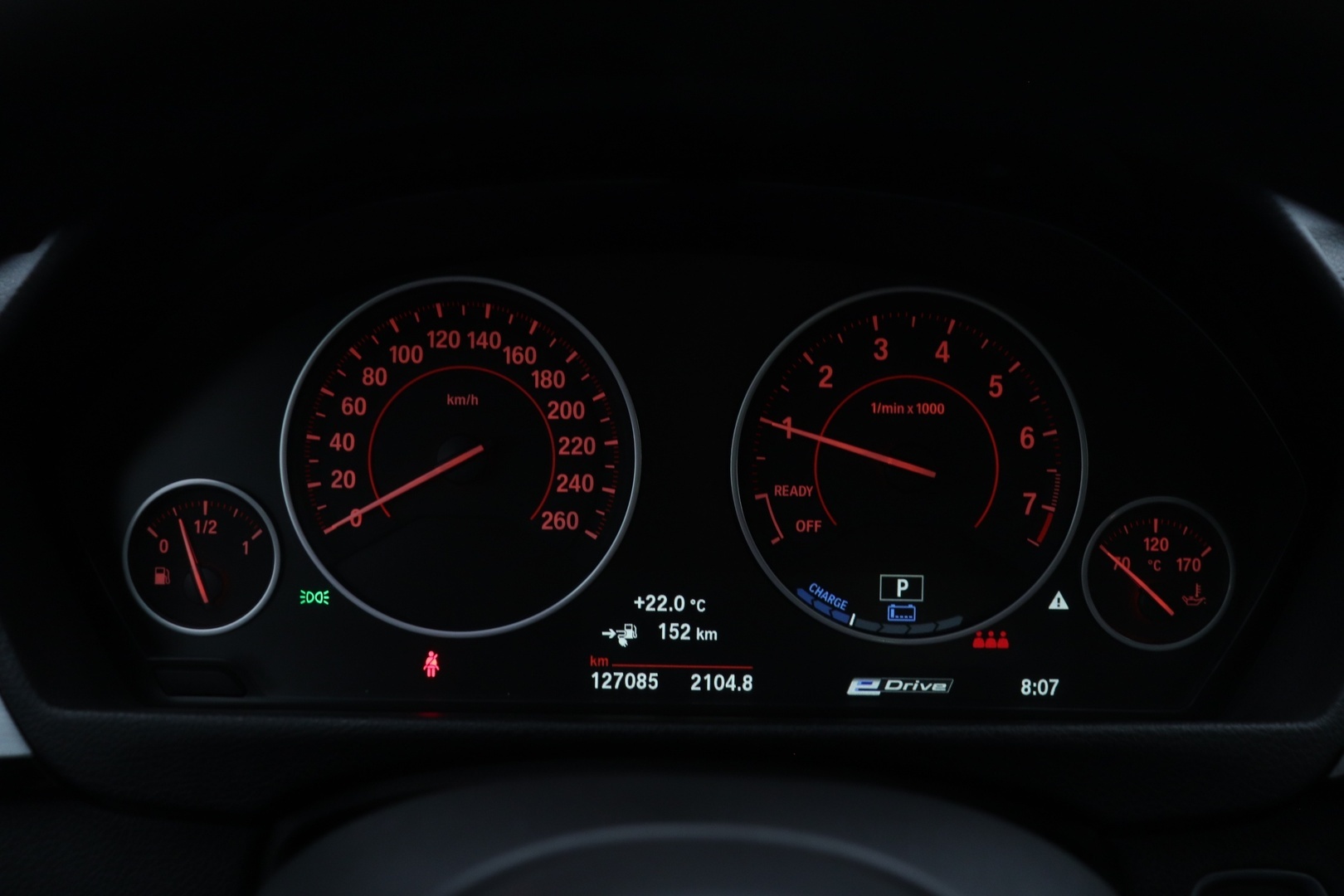 BMW 330 2018