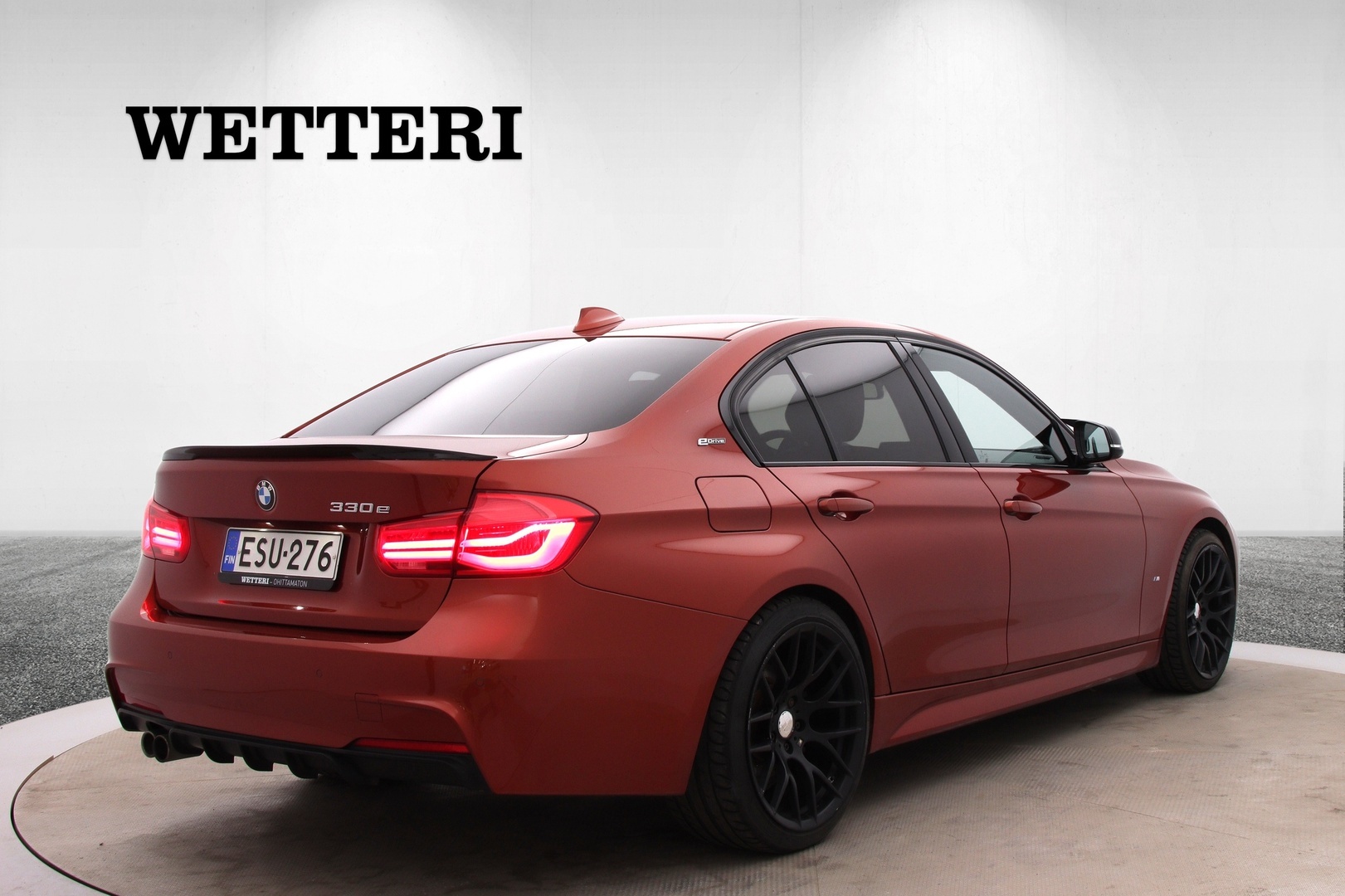 BMW 330 2018