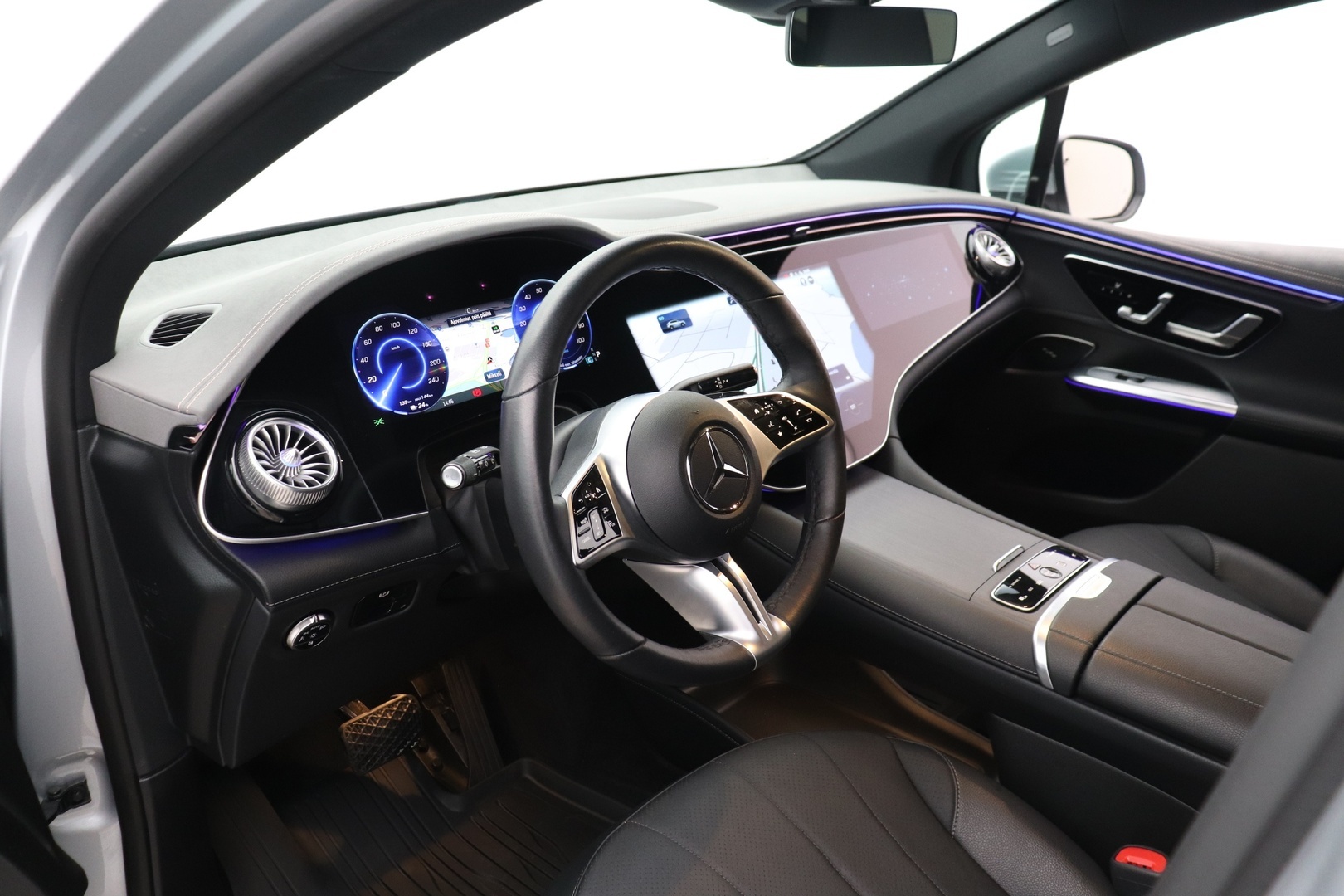 MERCEDES-BENZ EQE SUV 2025