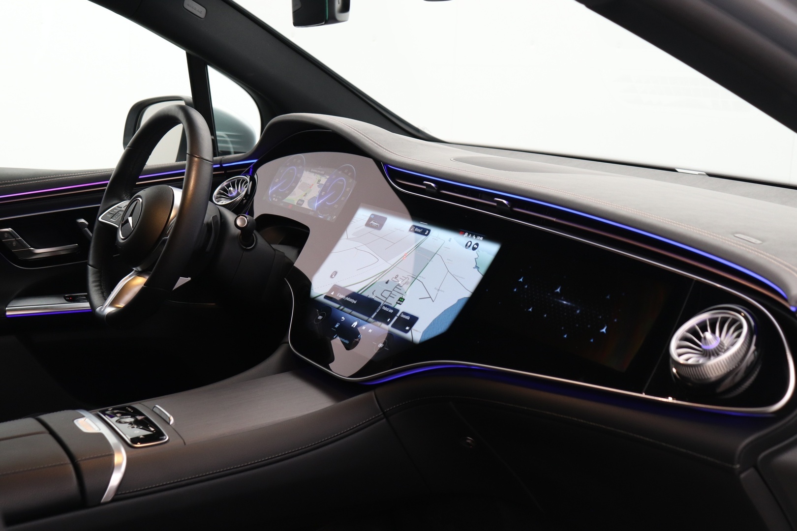 MERCEDES-BENZ EQE SUV 2025