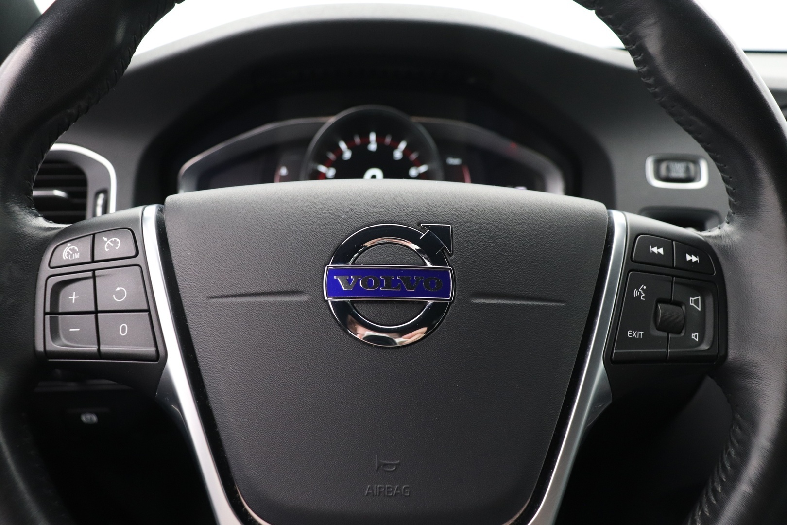 VOLVO V60 2018