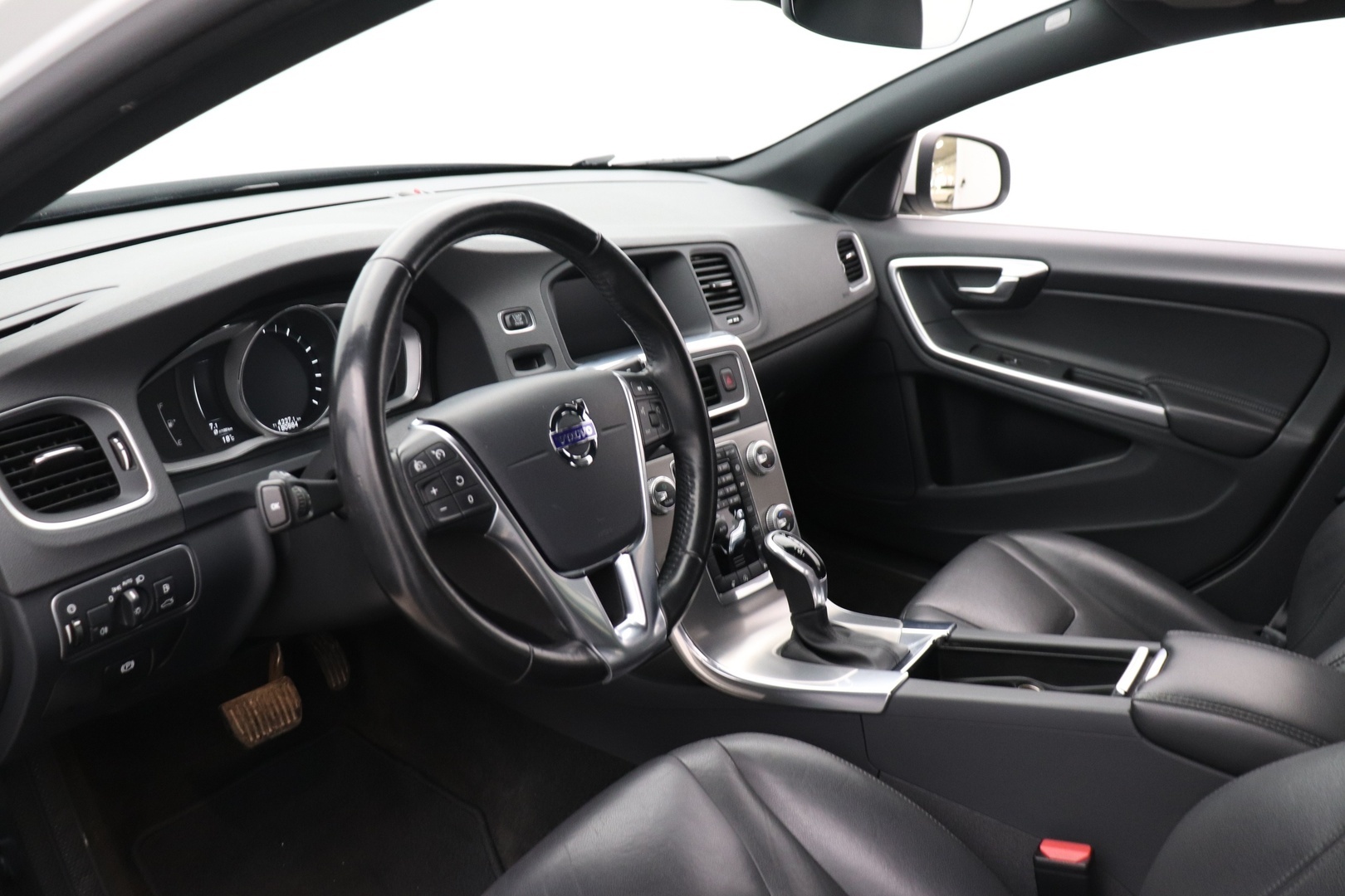 VOLVO V60 2018