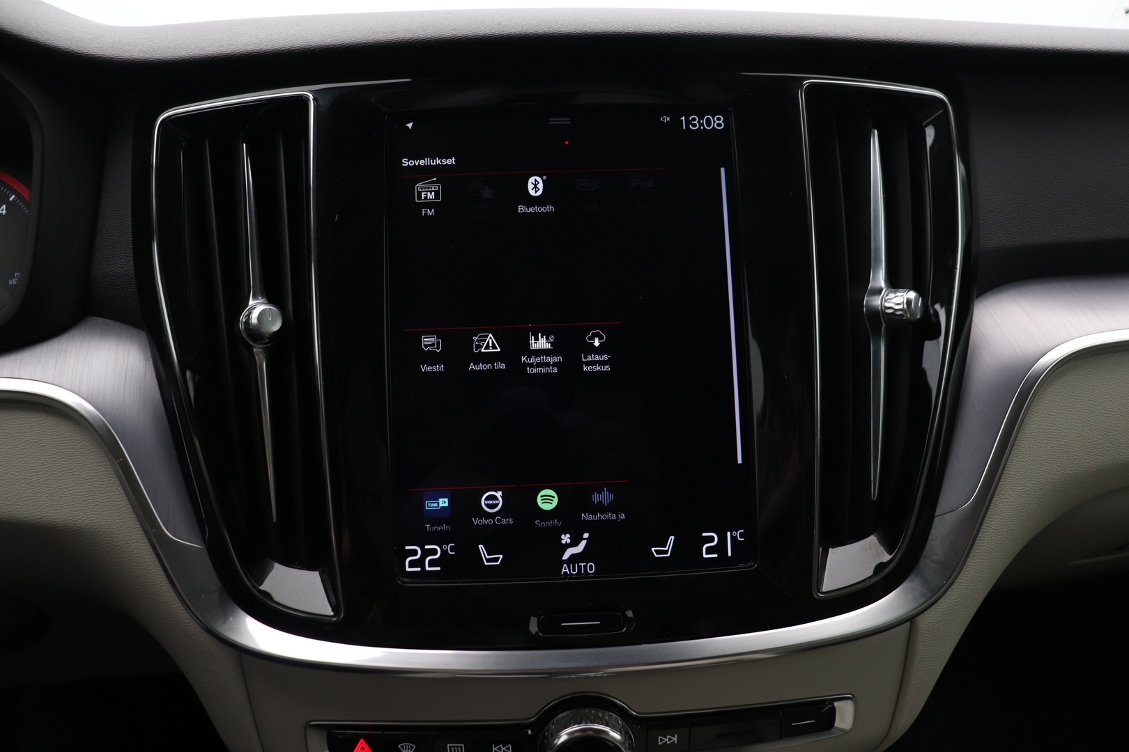 VOLVO V60 2020