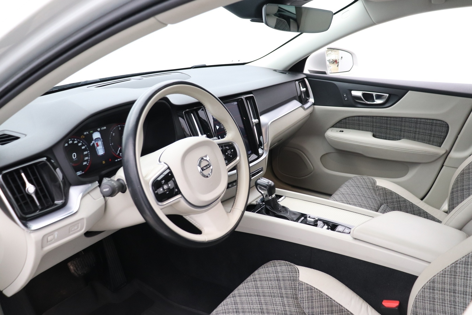 VOLVO V60 2020