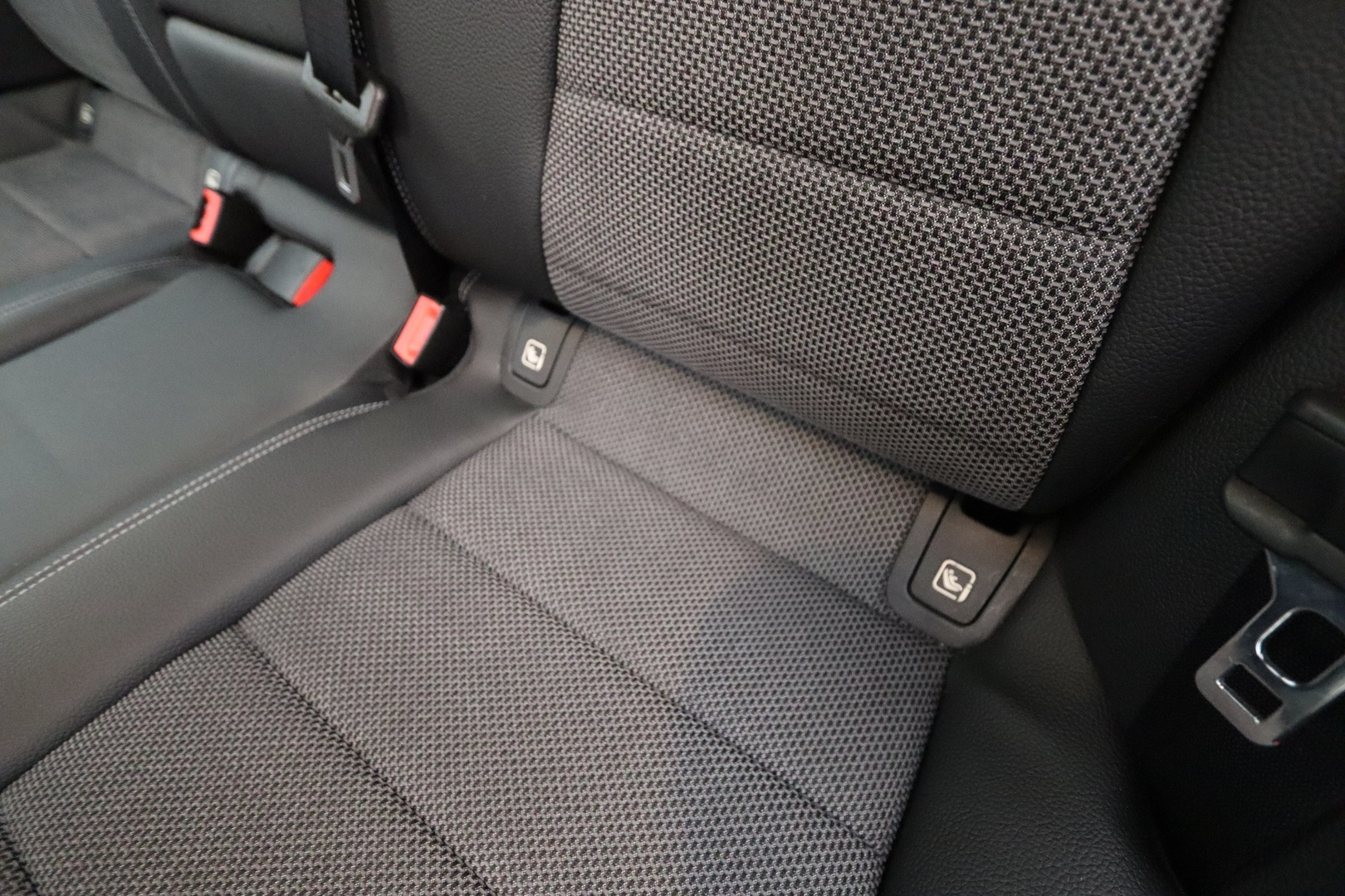 MERCEDES-BENZ E 2018