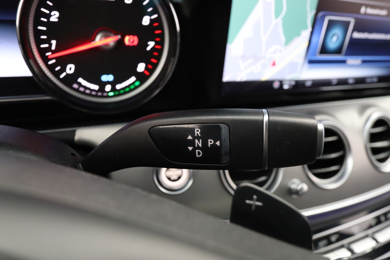 MERCEDES-BENZ E 2018