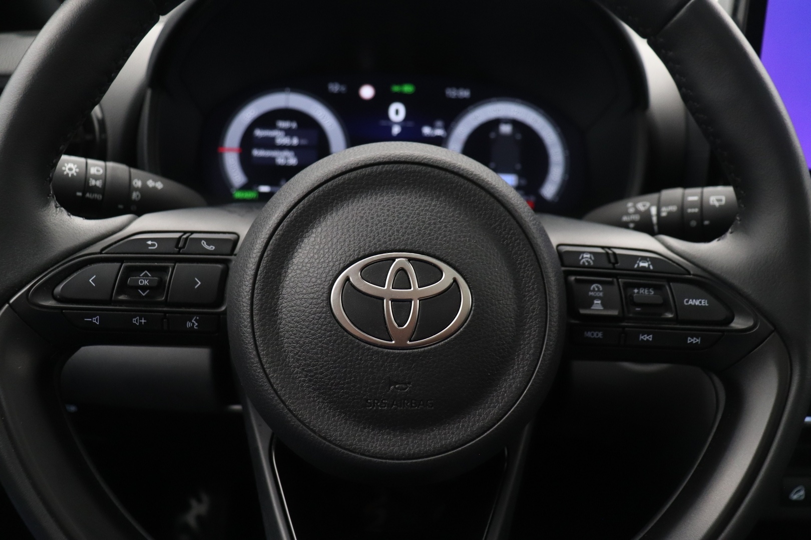 TOYOTA Yaris Cross 2024