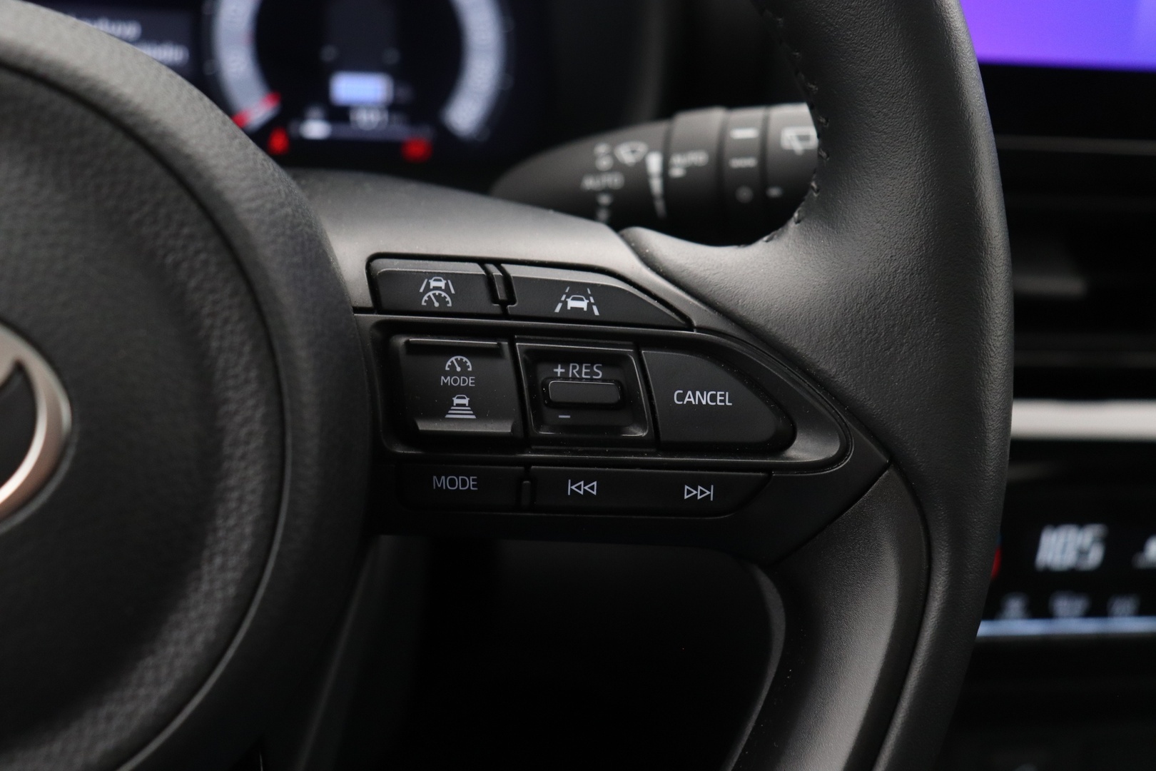 TOYOTA Yaris Cross 2024