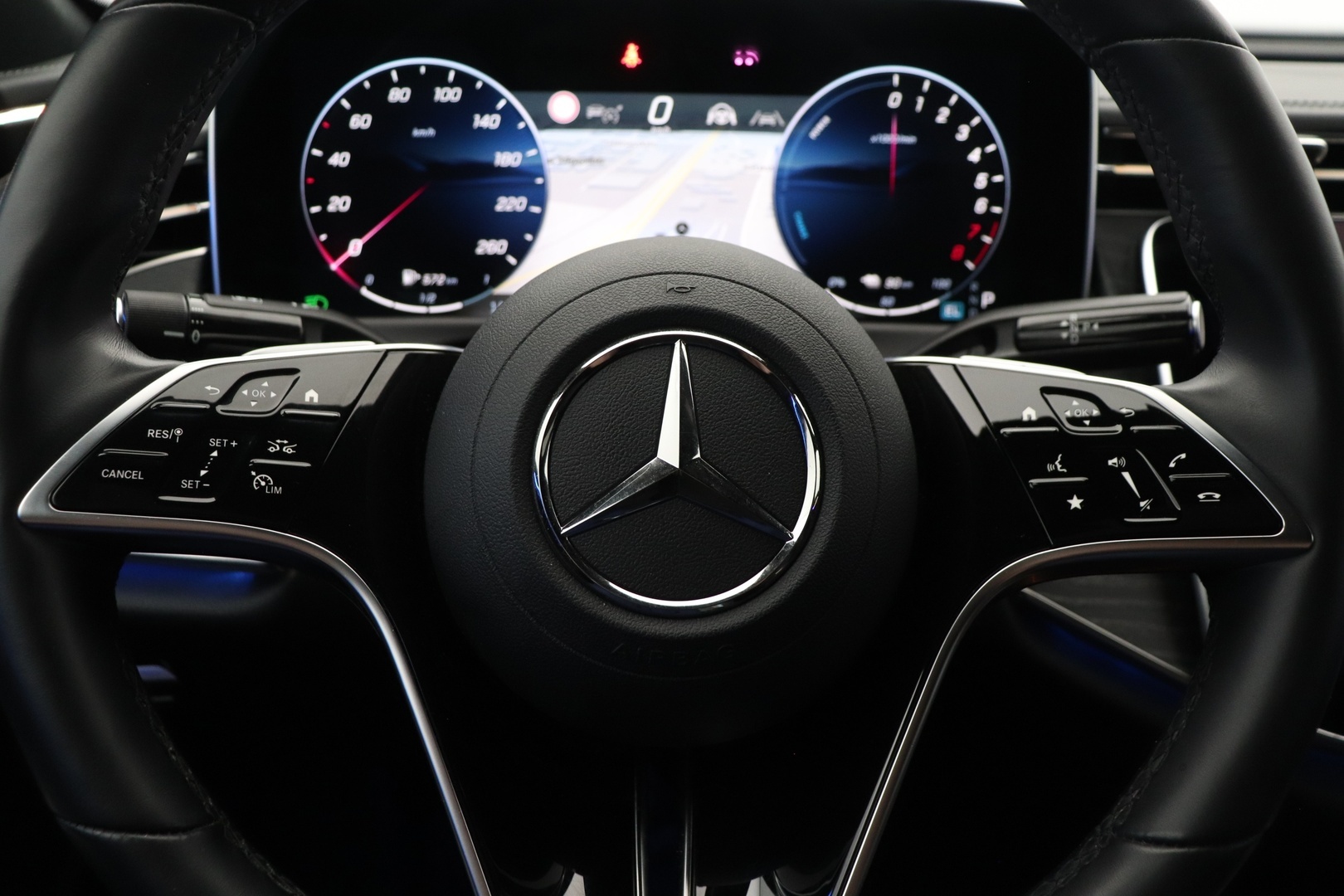 MERCEDES-BENZ E 2024