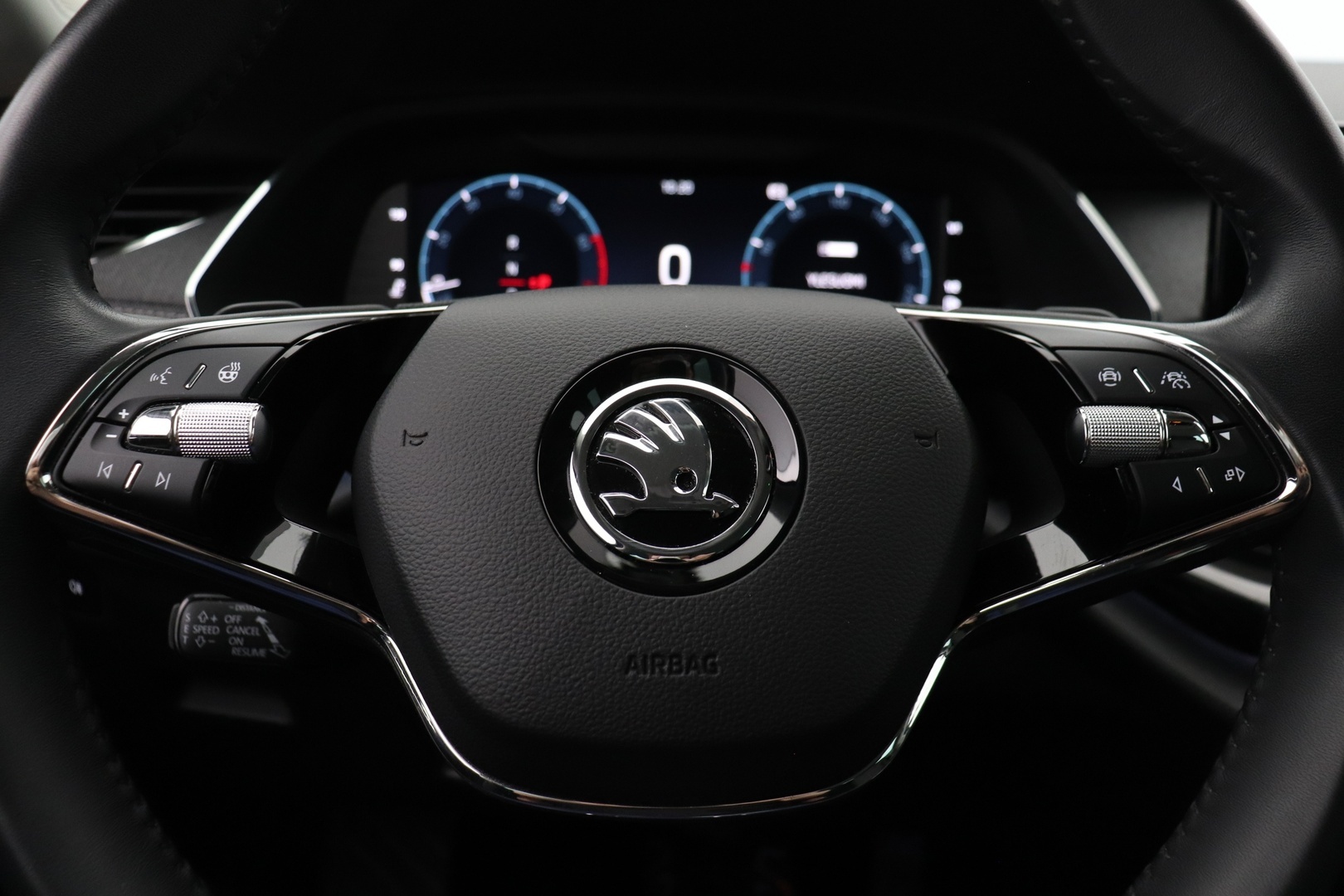 SKODA Octavia 2024
