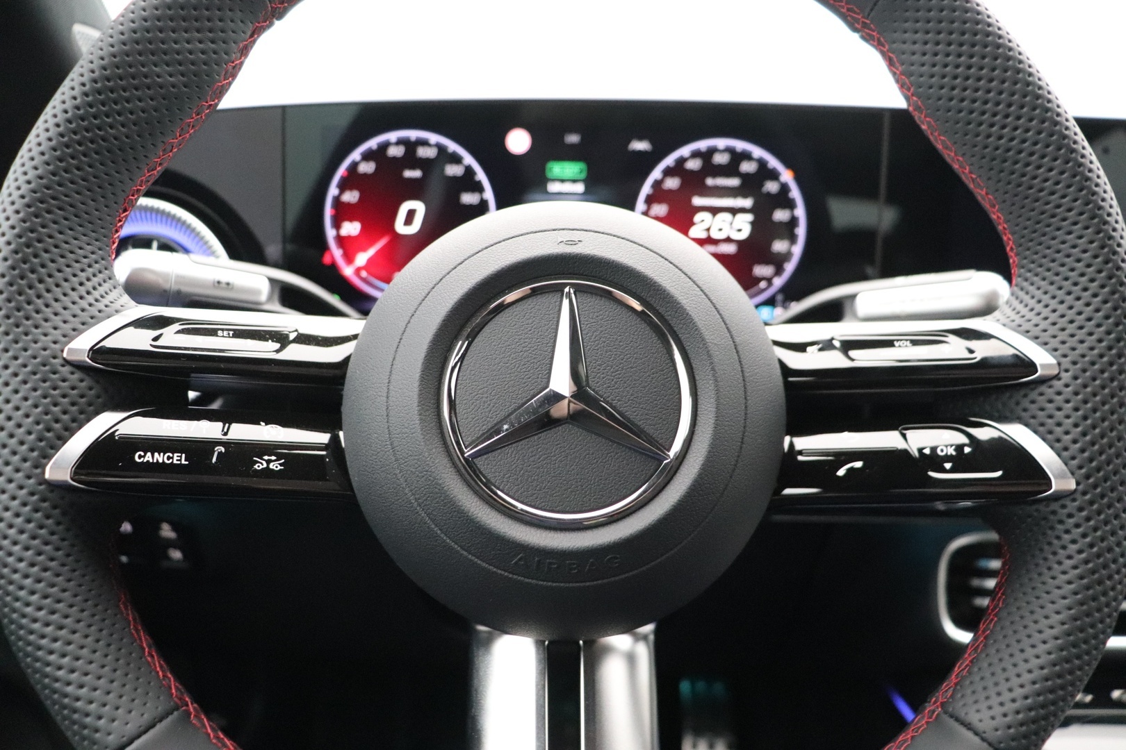 MERCEDES-BENZ CLA 2025