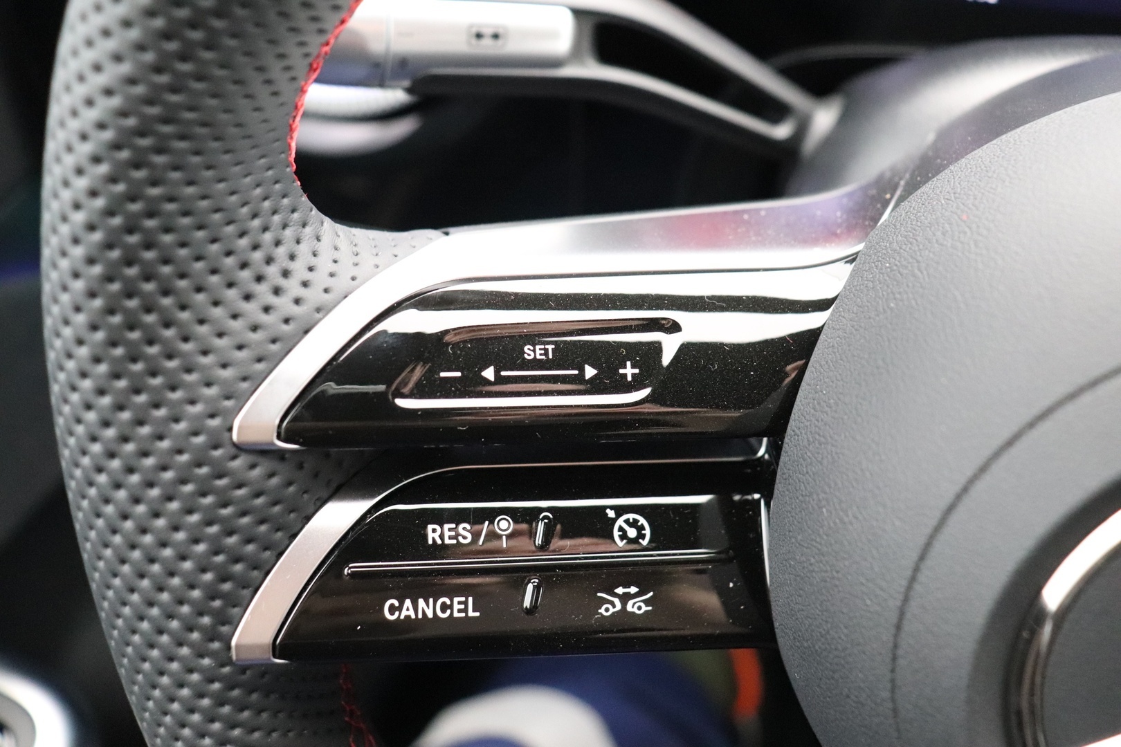 MERCEDES-BENZ CLA 2025