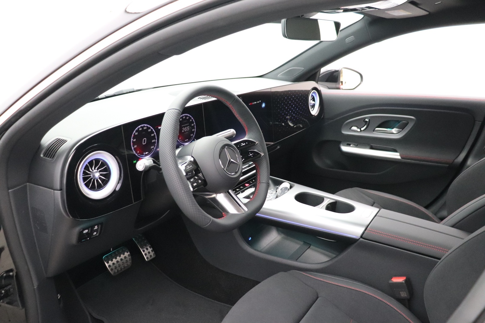 MERCEDES-BENZ CLA 2025