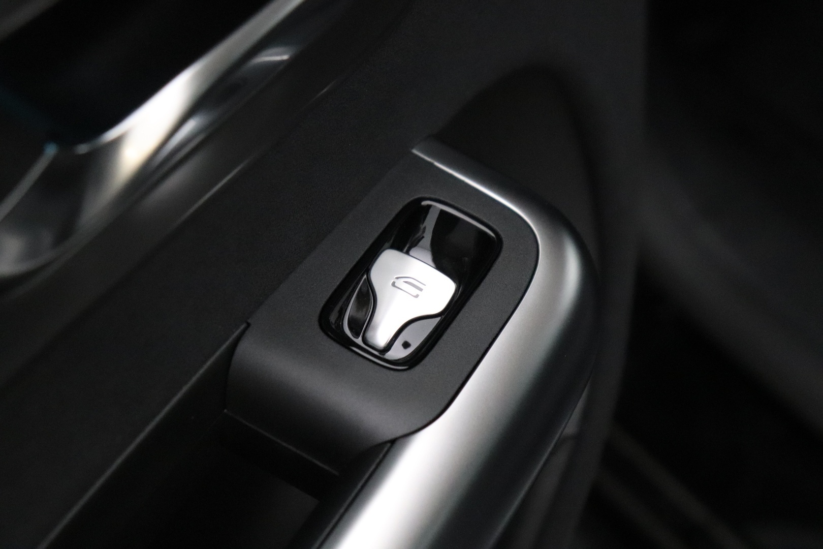 MERCEDES-BENZ CLA 2025