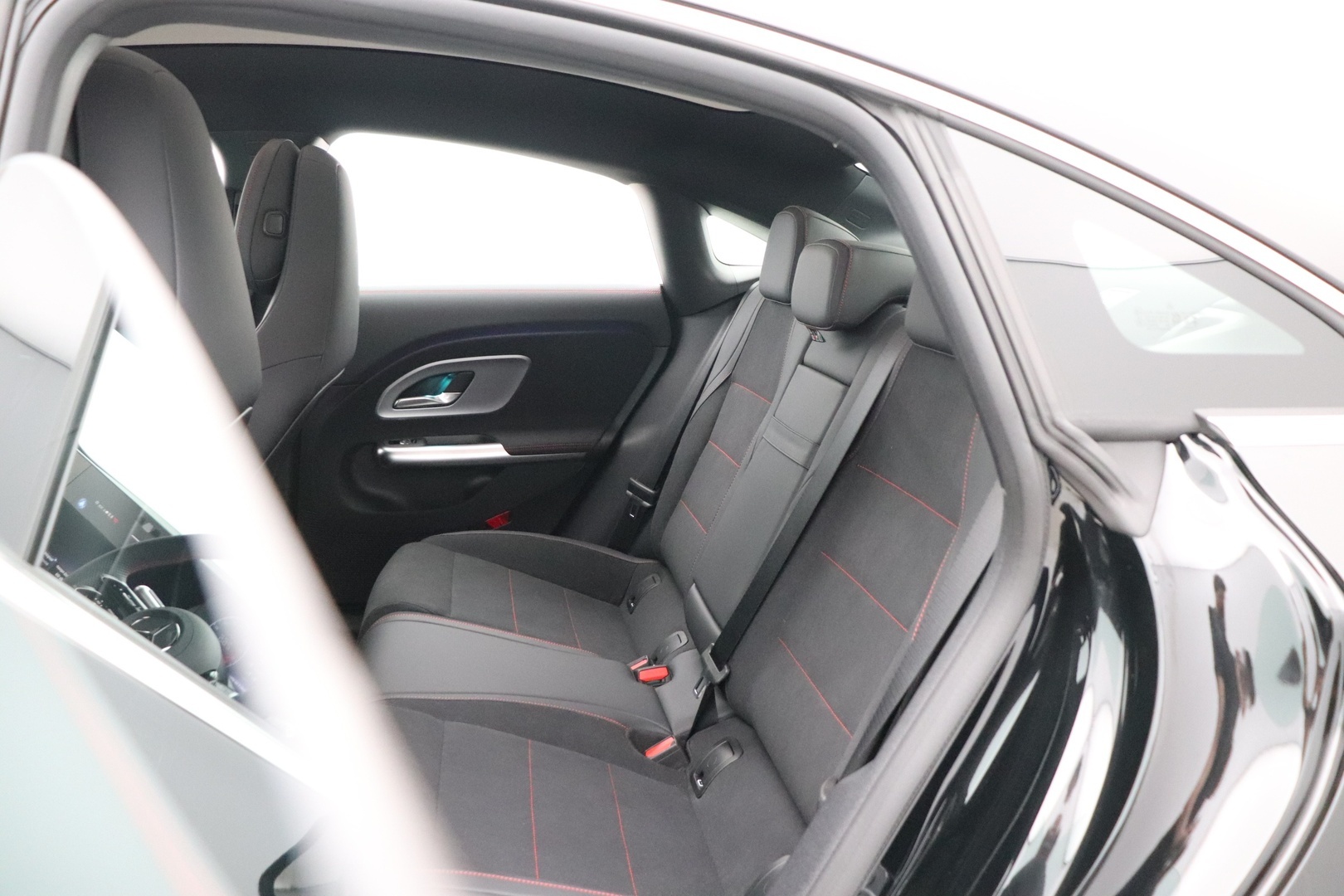 MERCEDES-BENZ CLA 2025