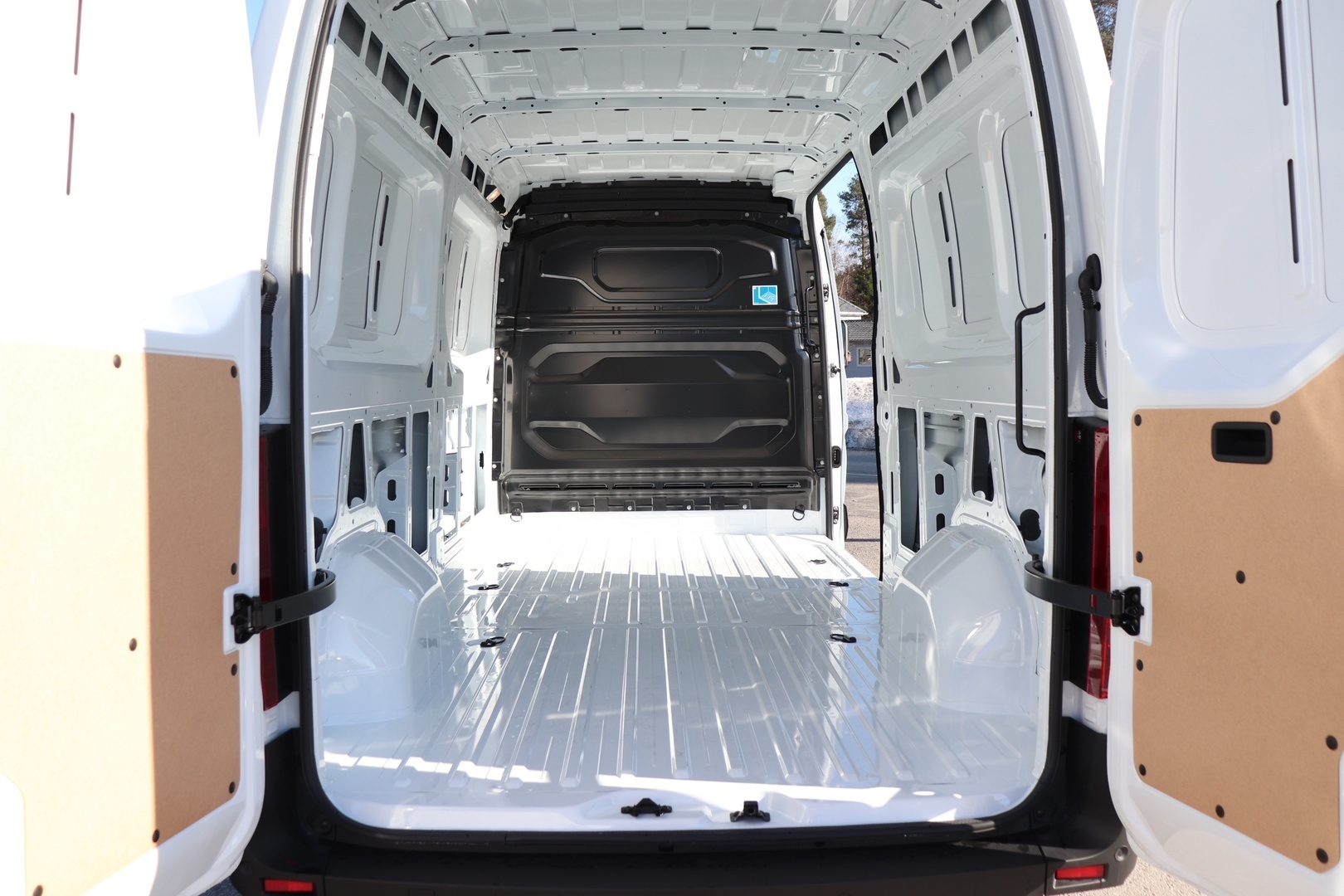 NISSAN Interstar 2026